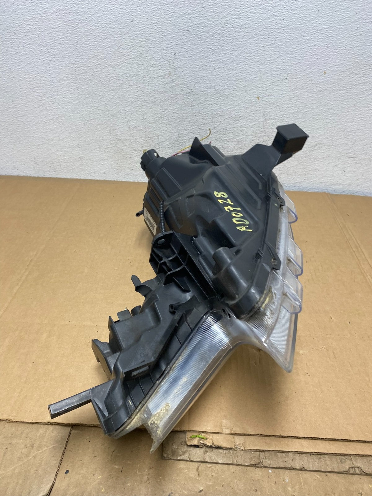 2014 2015 2016 Nissan Versa Note Right Passenger RH Side Headlight AD0728 DW8