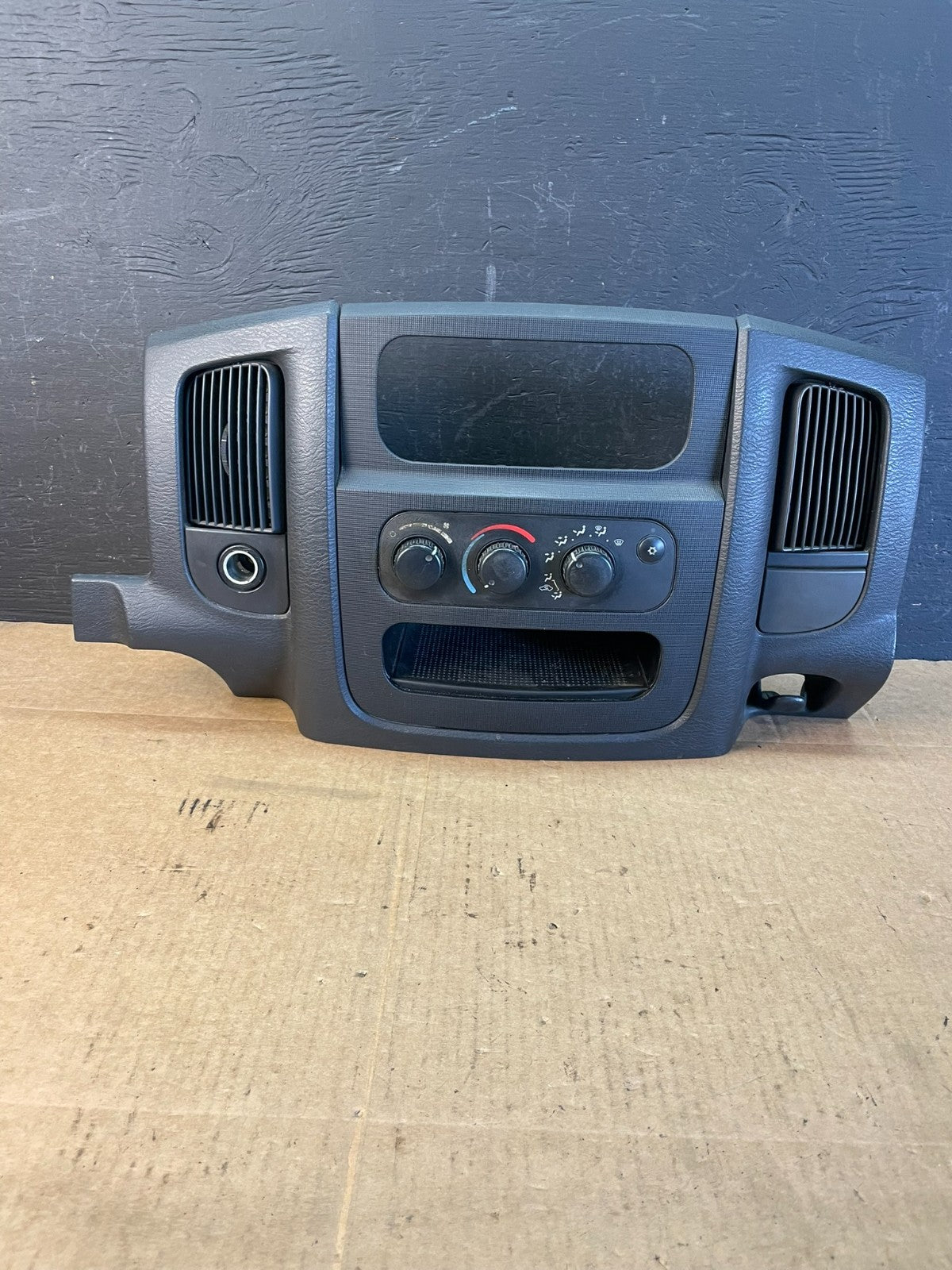 2002 to 2005 Dodge Ram Radio Climate Control Dash Air Vent Bezel Trim AC5194 DG0