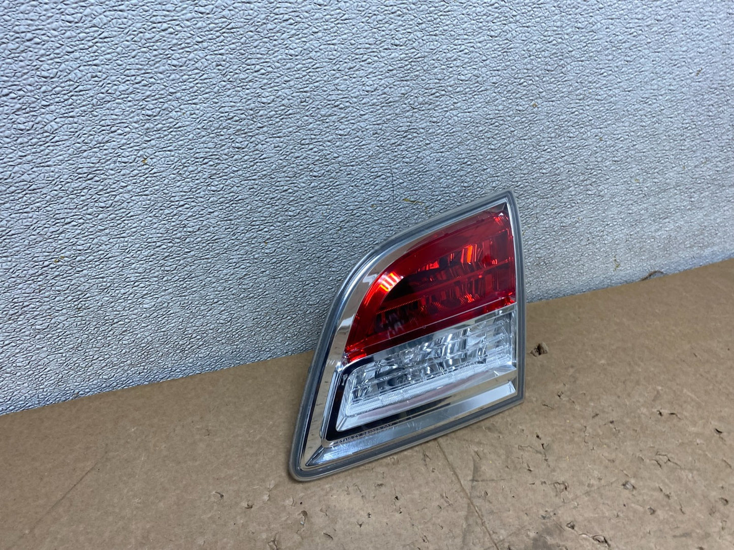 2007 2008 2009 Mazda Cx-9 Right Passenger Rh Side Inner Tail Light V0324 DW2