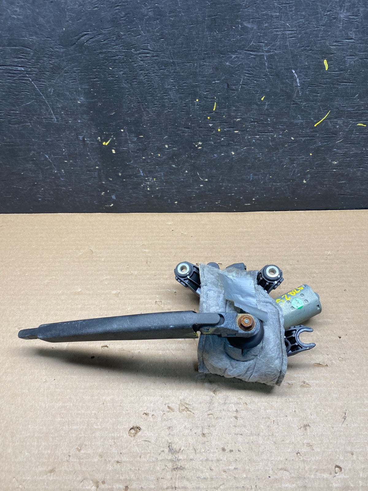 2013-2016 Nissan Pathfinder Back Door Rear Wiper Motor Wiper Blade S2826 DG0