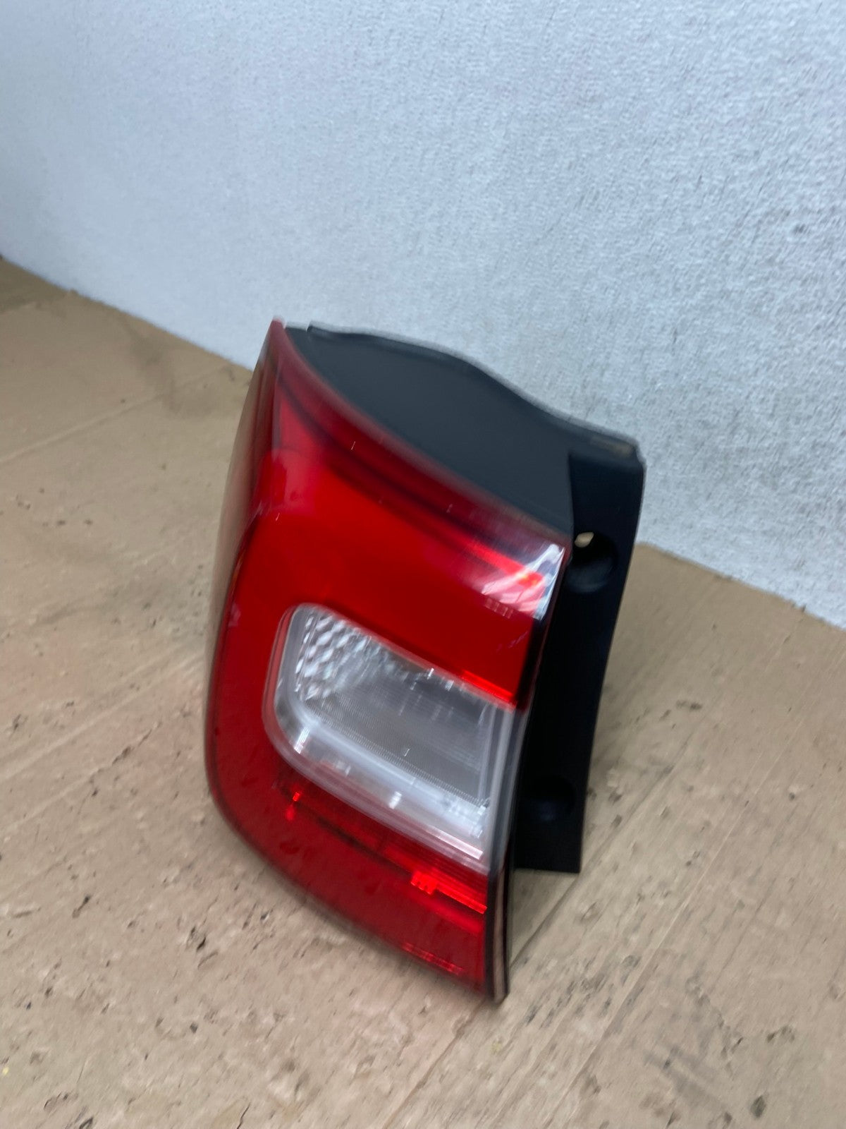 2014 2015 Kia Sorento Left Driver Lh LED Tail Light AE9340 LK1