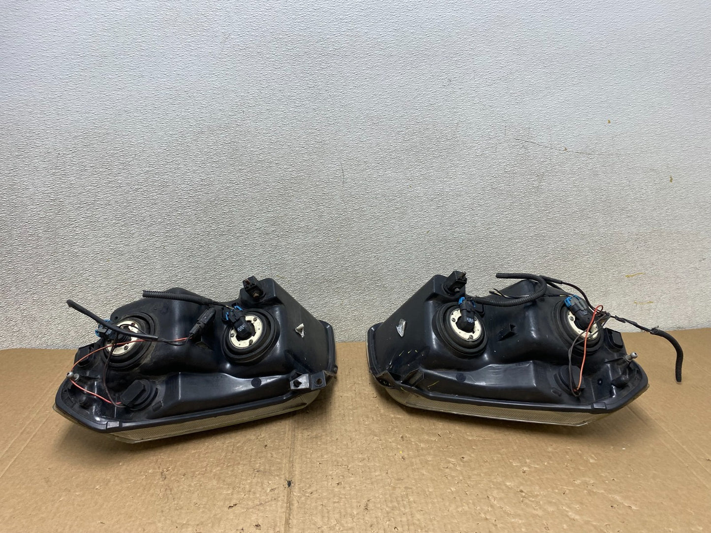 2005 2006 2007 Dodge Magnum Left+Right Side Headlights Oem V3020 DW11