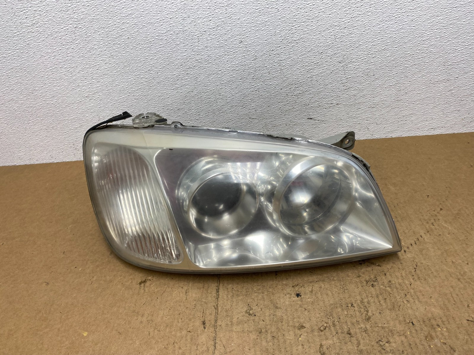 2004 2005 Hyundai XG350 XG Right Passenger RH Headlight Halogen AC3612 DW0
