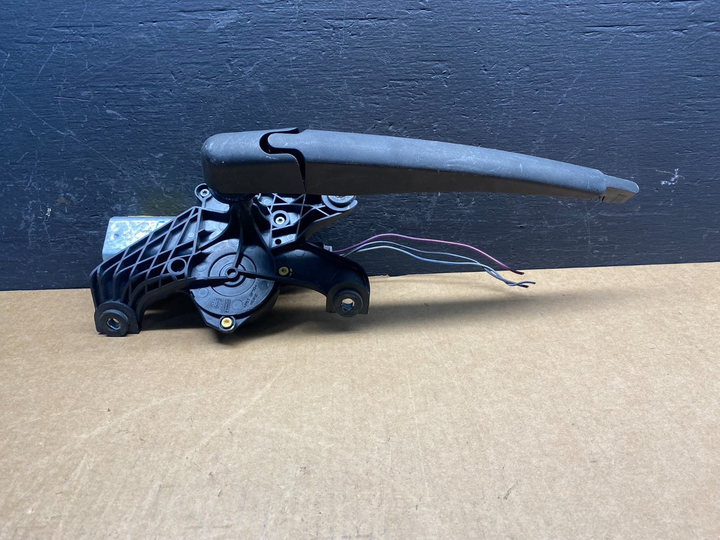 2011 to 2014 Ford Edge Licnoln MKX Rear Windshield Wiper Motor ac6978 DG0