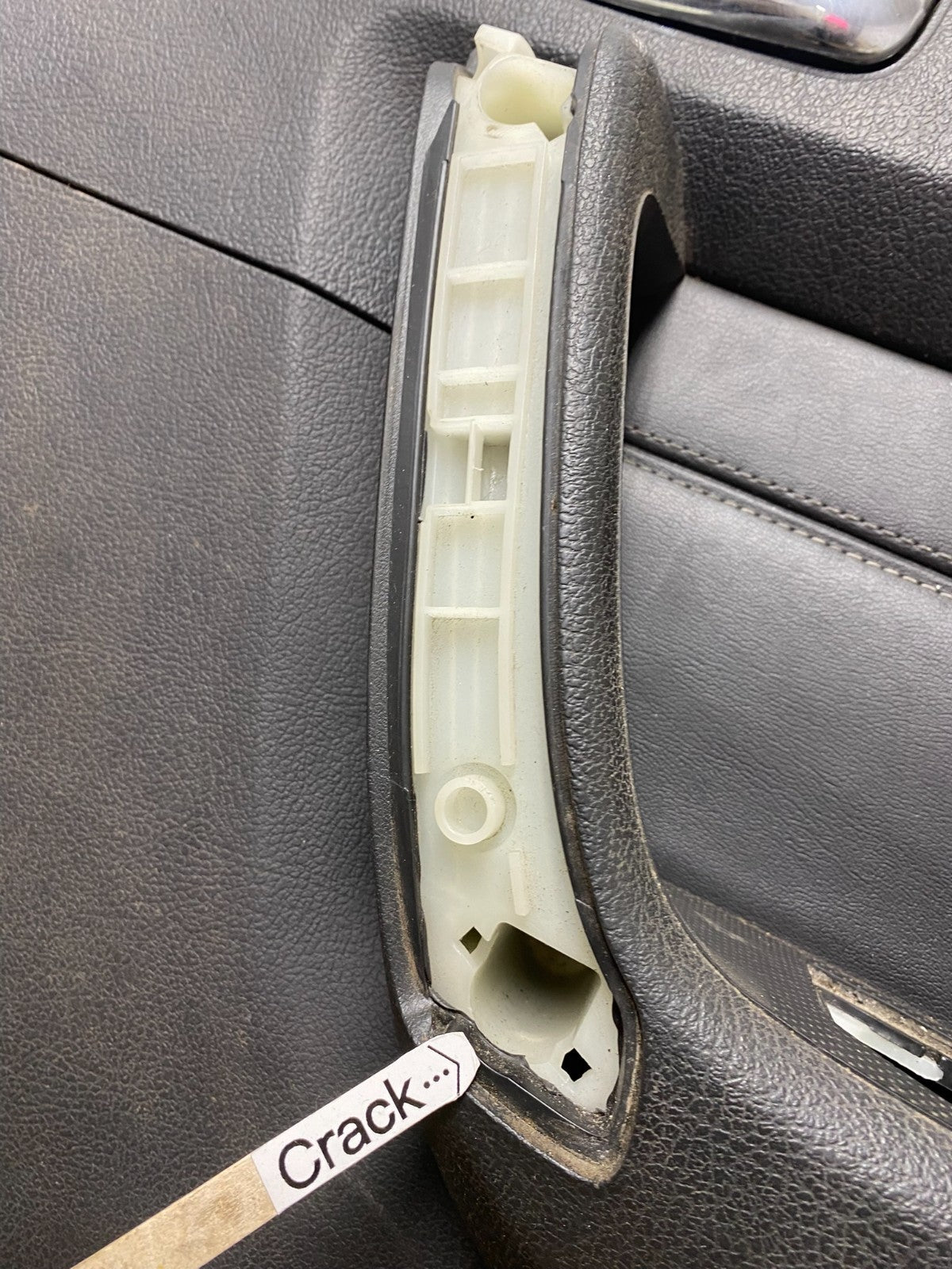 2006 to 2010 Hummer H3 Front Right Passenger Interior Door Panel OEM Z1280 DG6