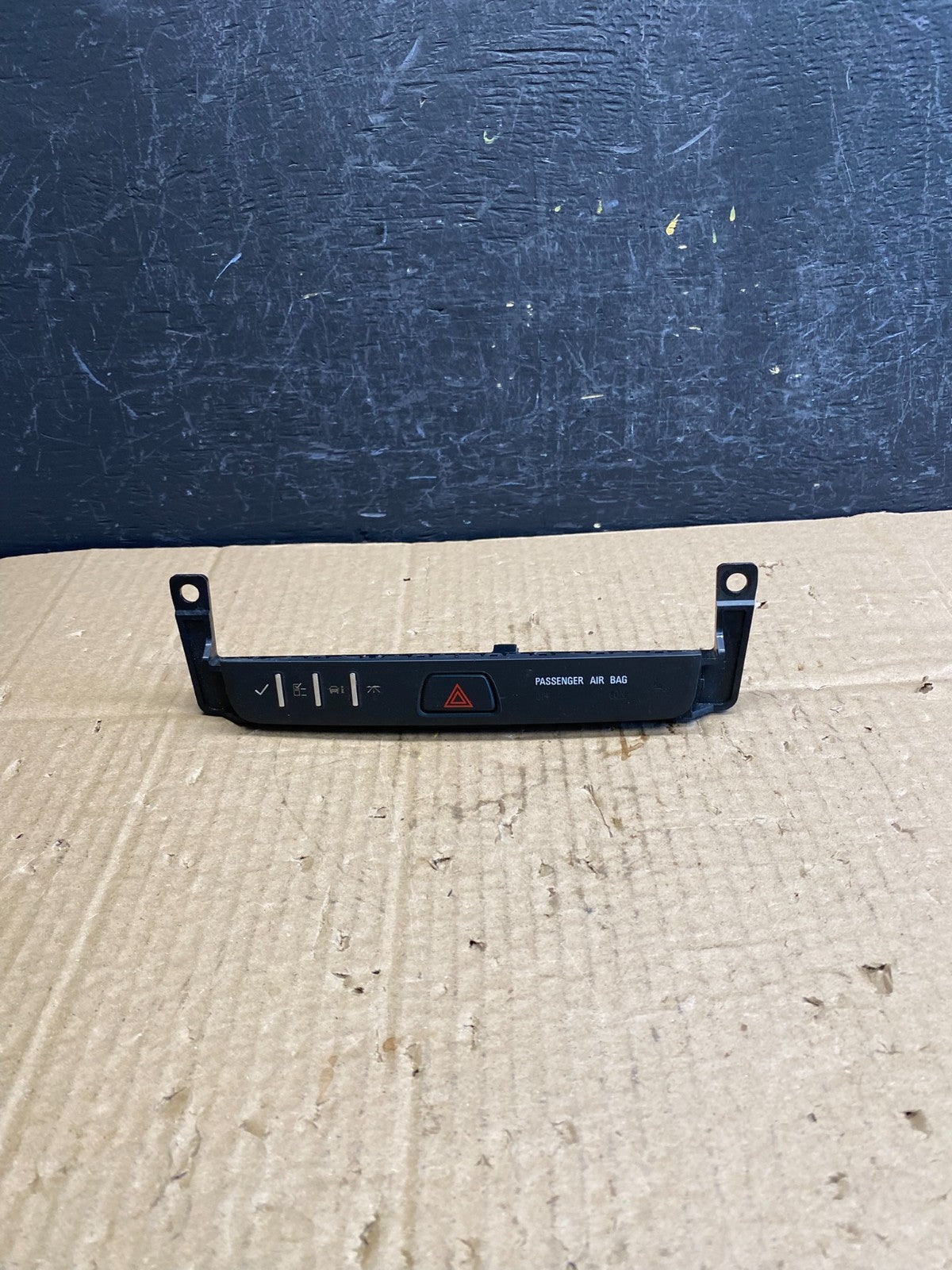 2013-2017 Acadia Enclave Traverse Center Hazard Warning Info Switch AC9576 DG0