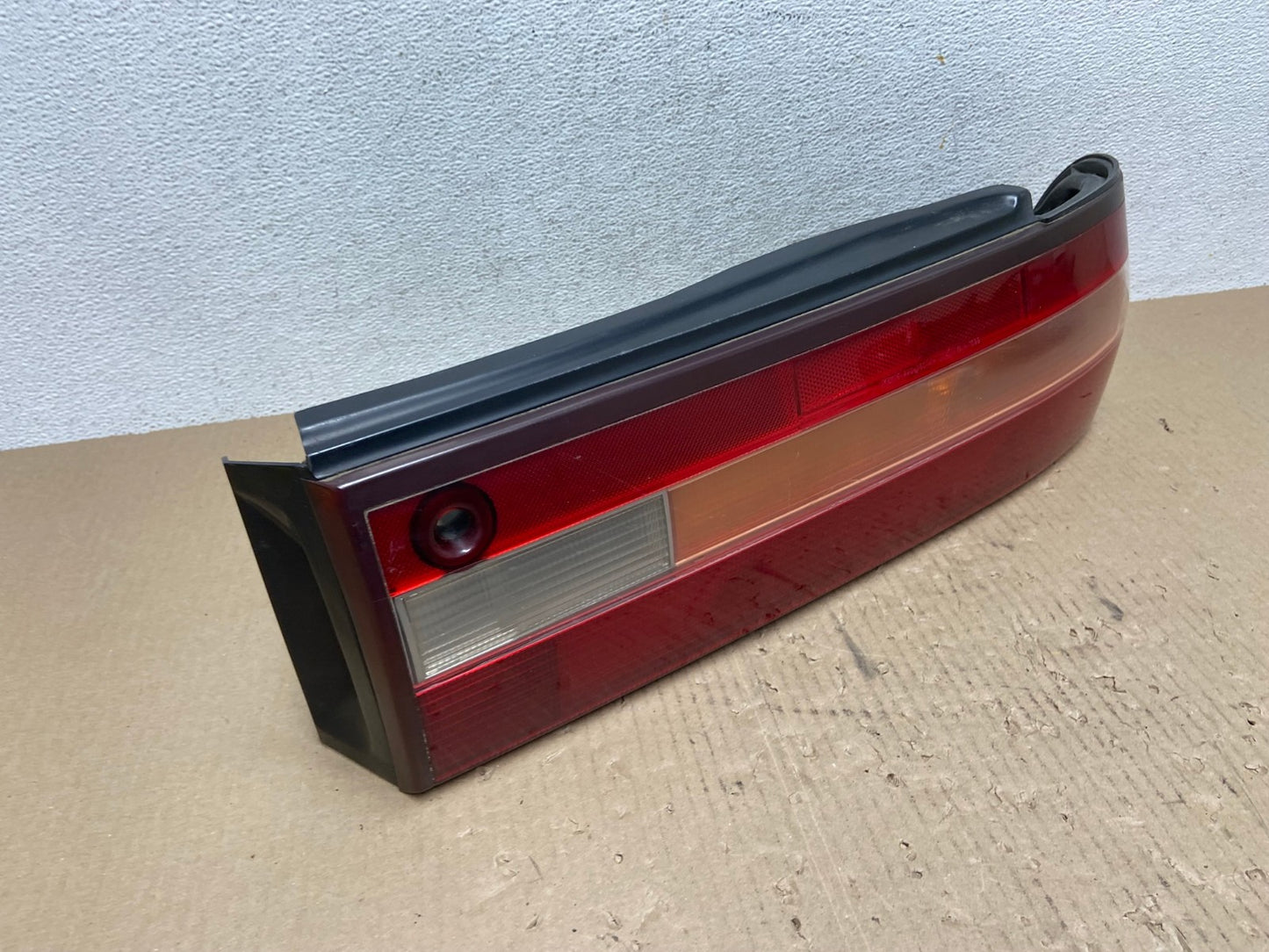 1995 1996 Lexus ES300 Right Passenger RH Side Tail Light AE7055 LK2