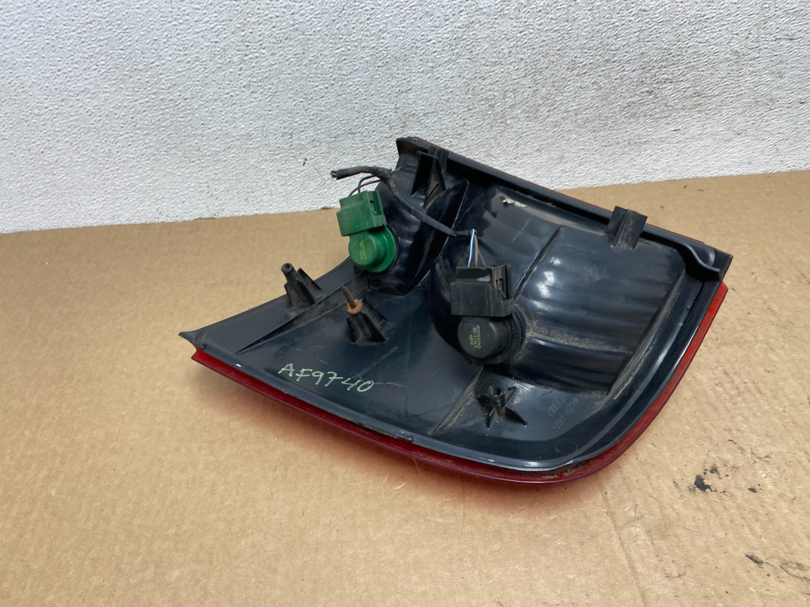 2002 to 2005 Ford Explorer Left Driver Lh Side Tail light AF9740 DW6