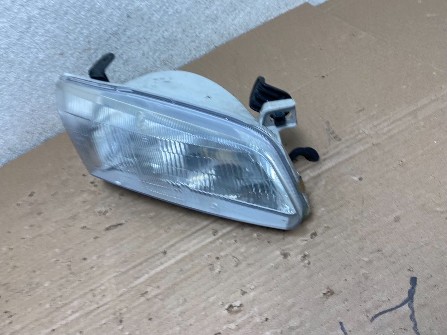 1997 1998 1999 Toyota Camry Right Passenger RH Halogen Headlight AB1479 DW1