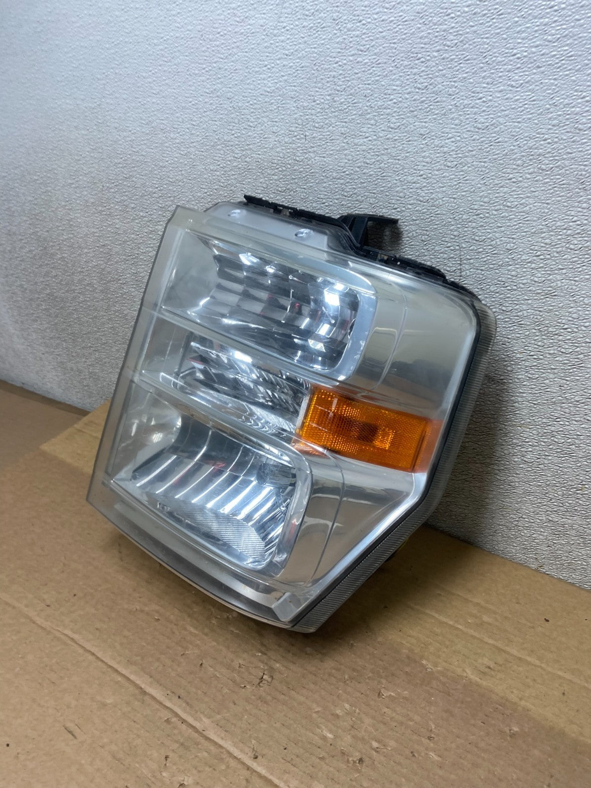 2008-2014 Ford Econoline E150 E250 E350 Left Driver LH Headlight OEM AB5123 DW1