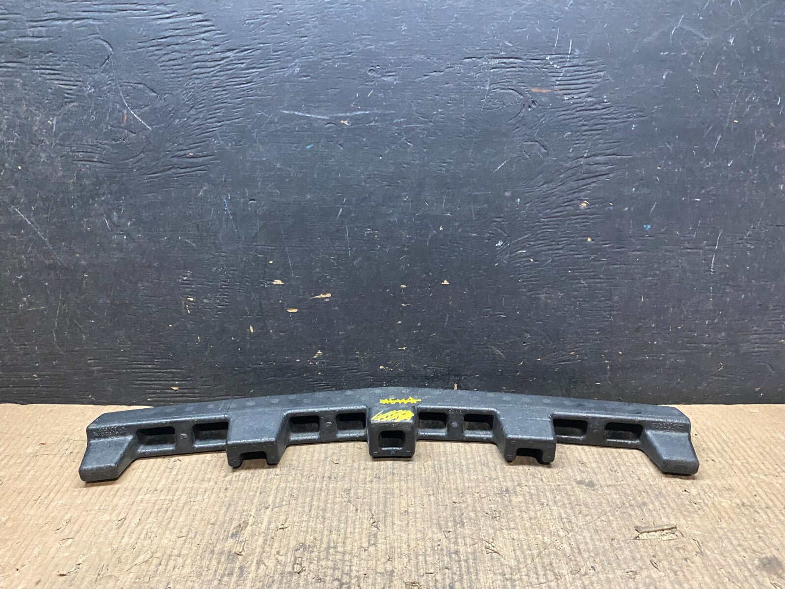 2006 to 2010 Mercedes R-Class Front Bumper Absorber N21034