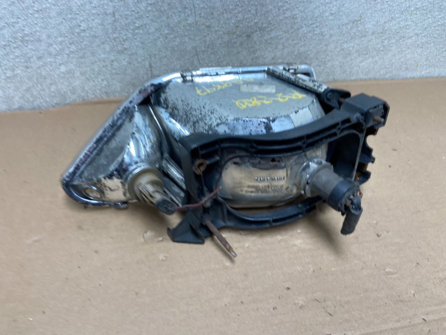 2001 to 2002 Nissan Quest Left Driver LH Side Halogen Headlight AA9897 DW6