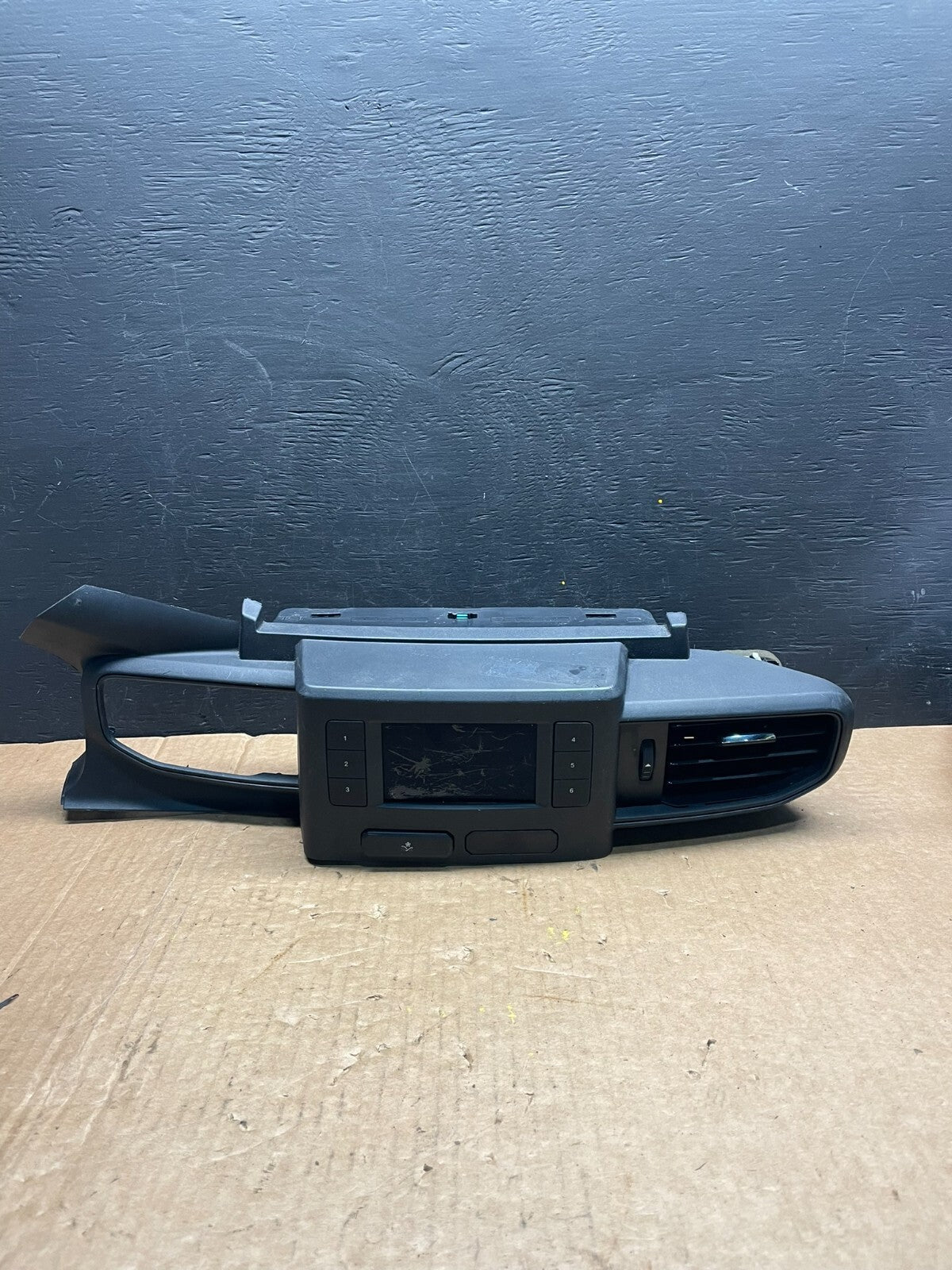 2020 to 2023 Ford Explorer Console Radio Display Screen Air Vent F9410 DG10