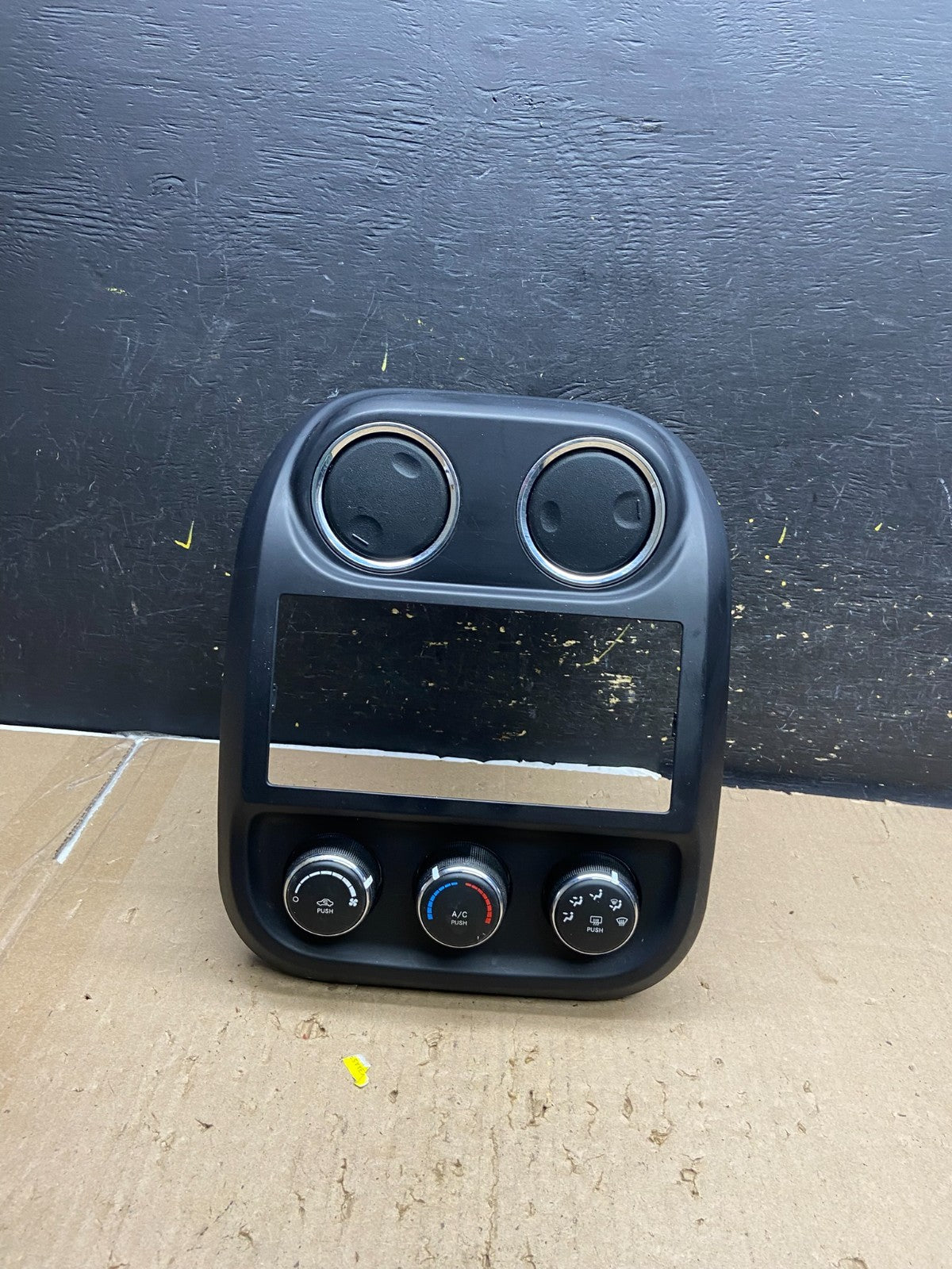 2011 to 2017 Jeep Compass Dash Climate Temperature Control Radio Bezel AB5423 DG0
