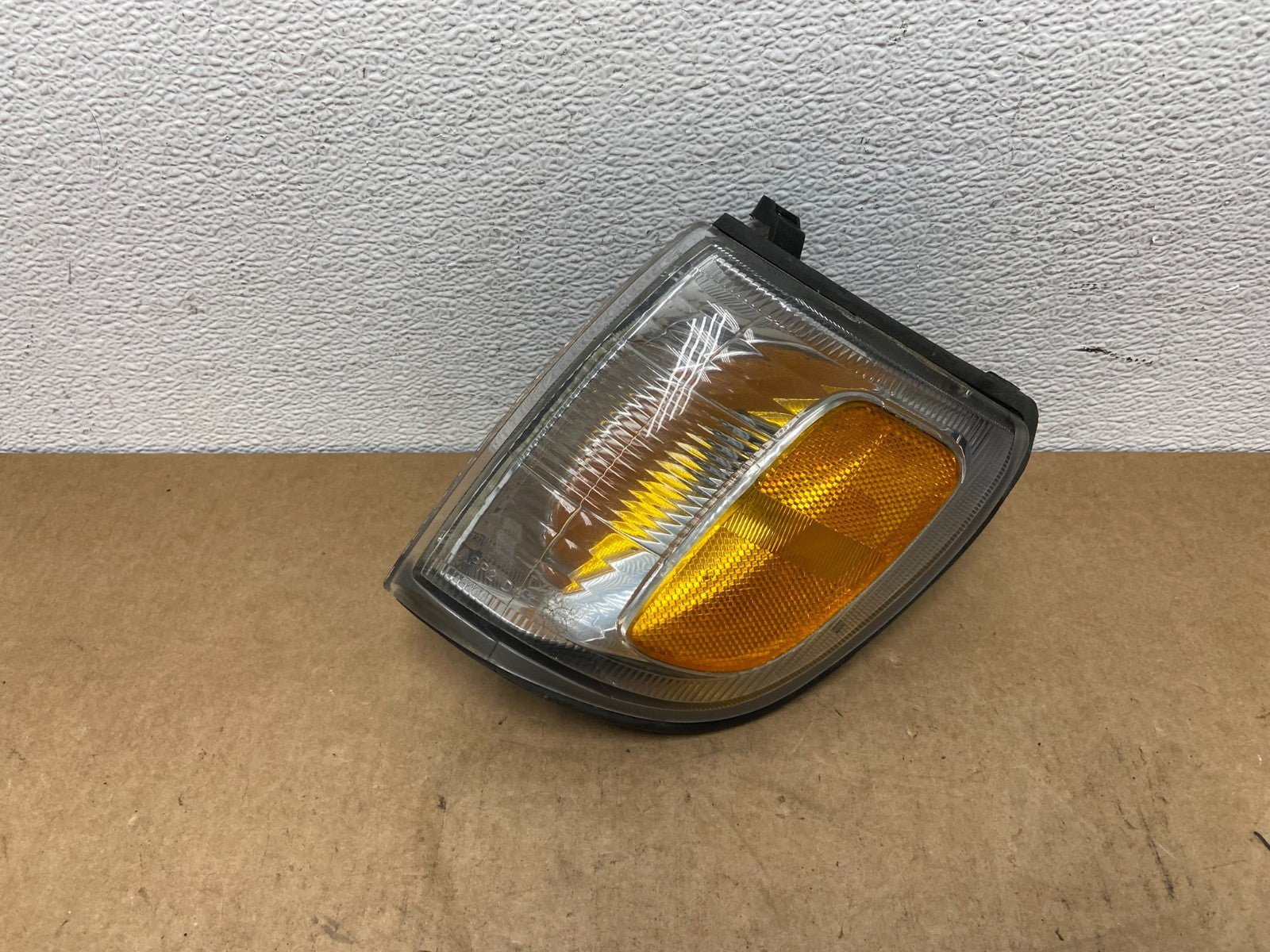 1996-1998 Toyota 4Runner Left Driver LH Front Corner Turn Signal Oem AC2976 DW0