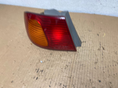 1998 1999 2000 Toyota Corolla Left Driver Lh Side Tail light AD2377 LK1