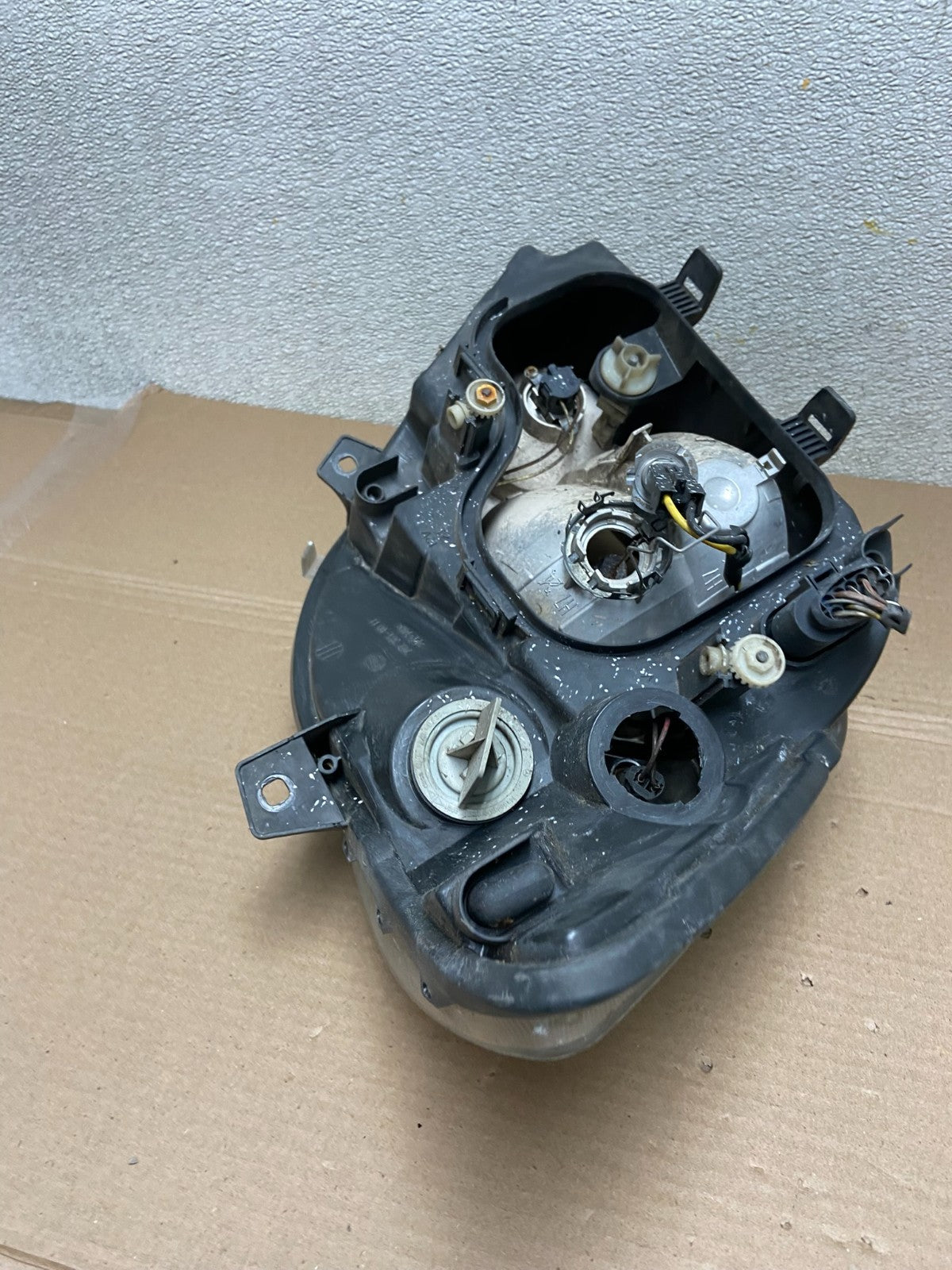 2007 to 2013 Mercedes Sprinter Headlight Left Driver Side Halogen Oem AB0983 DW8