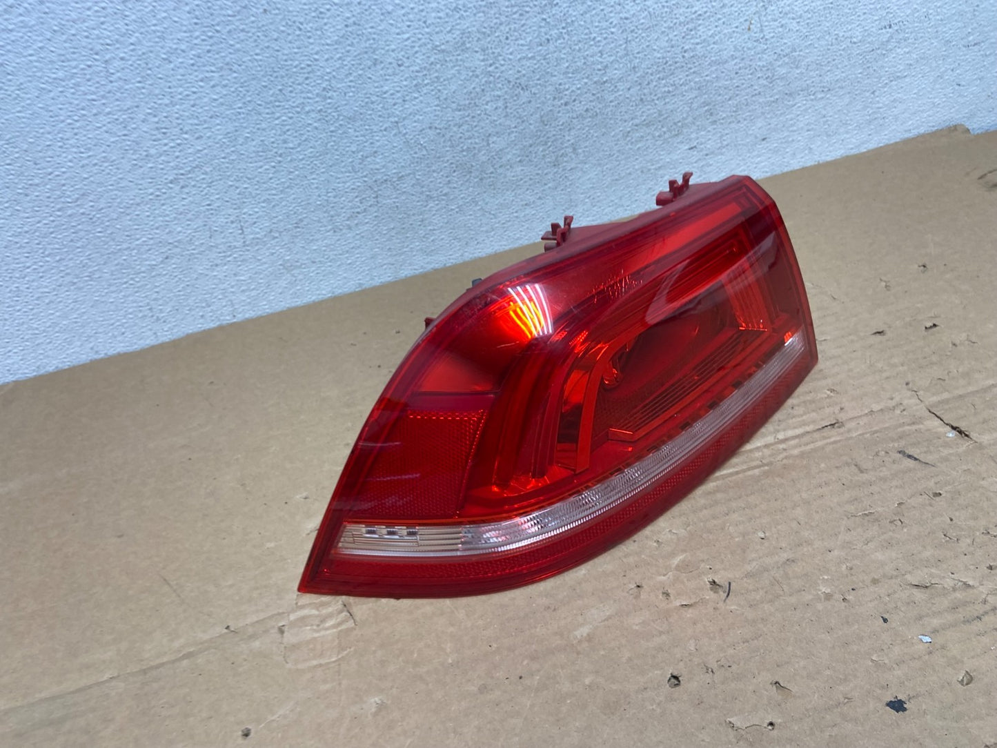 2011 to 2016 Volkswagen Eos Left Driver LH Side Tail Light AD4005 DG2