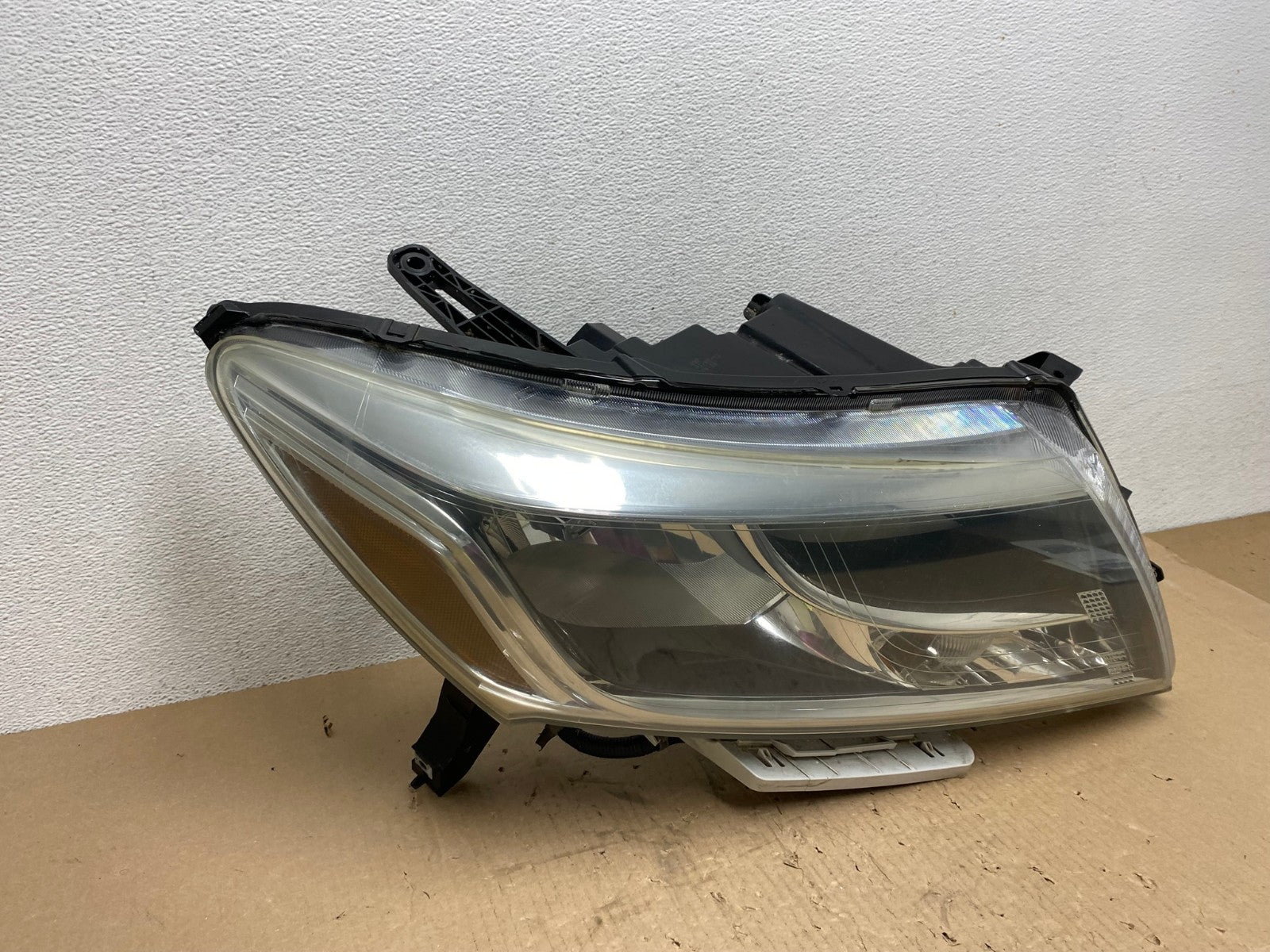 2013 to 2016 Nissan Pathfinder Right Passenger RH Side Headlight AE8791 LK2