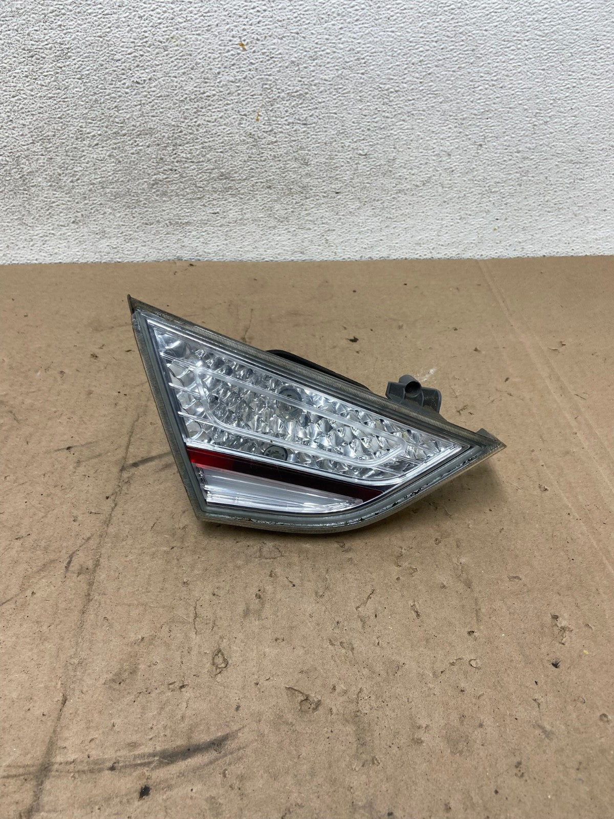 2011 - 2015 Hyundai Sonata Hybrid Left Driver Lh Inner Tail Light AG4875 LK0