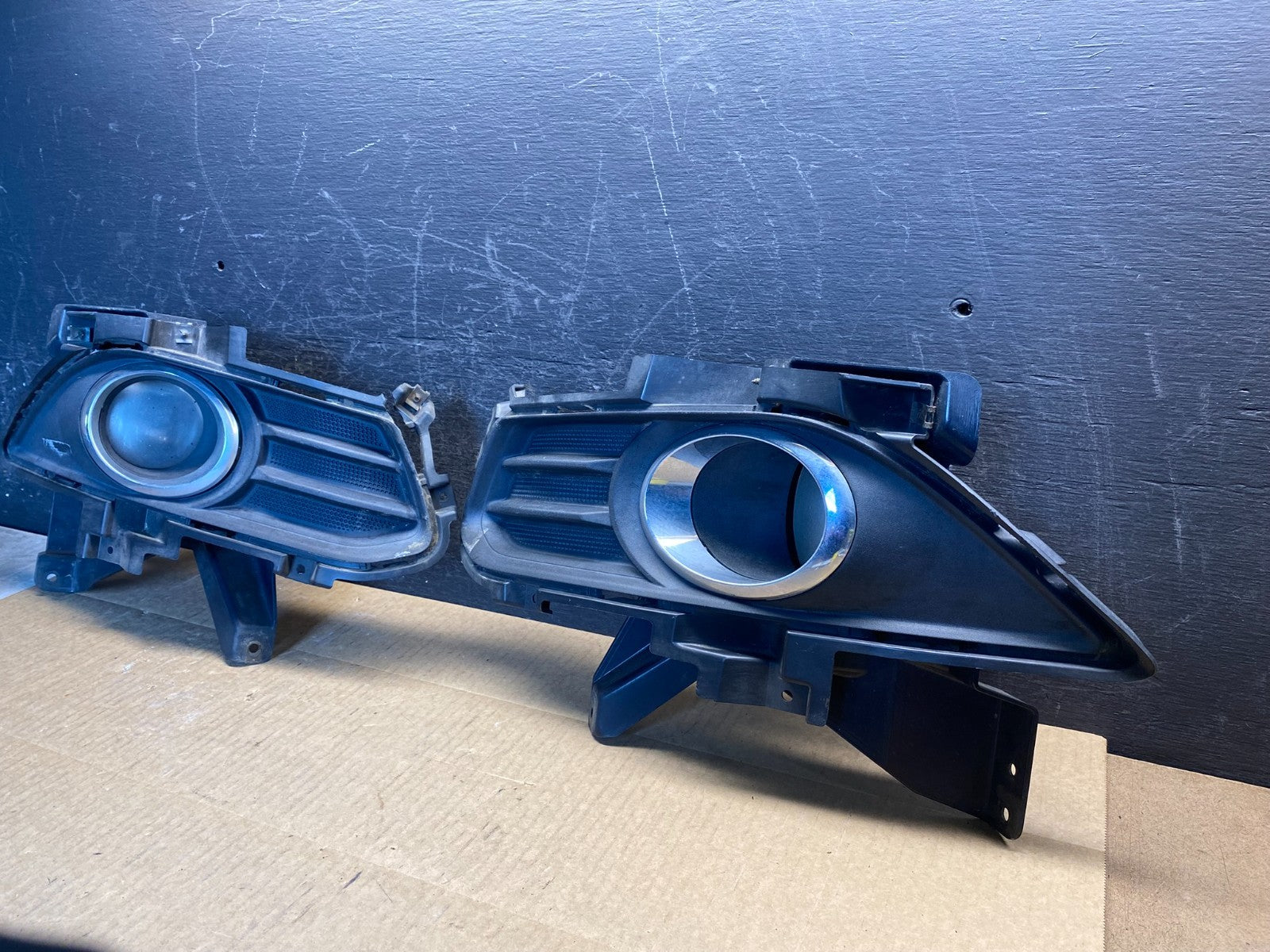 2013-2016 Ford Fusion Front Bumper Left+Right Set Fog Light Bezel Trim AG7275 DG1