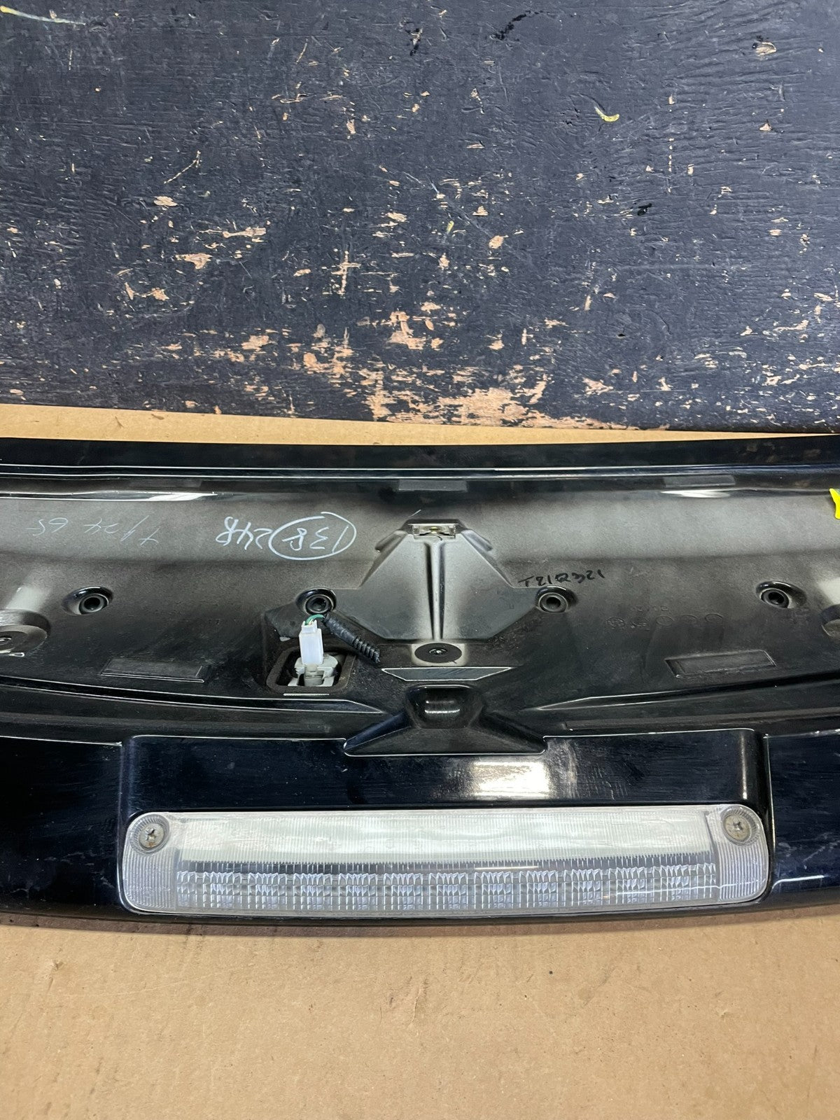 2004-2009 Lexus RX330 RX350  Rear Trunk Tail Gate Lift Gate Spoiler OEM z8258 DG8