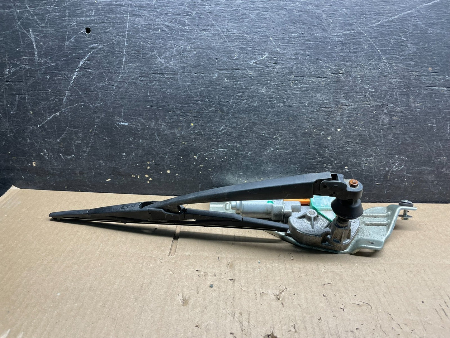 2009 to 2013 Subaru Forester Rear Windshield Washer Wiper Motor V8806 DG3