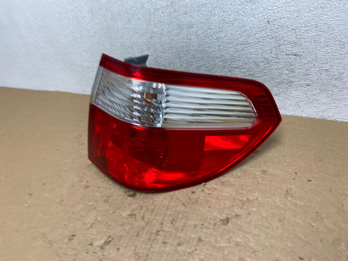 2005 2006 2007 Honda Odyssey Right Passenger RH Side Tail Light AF8152 LK1