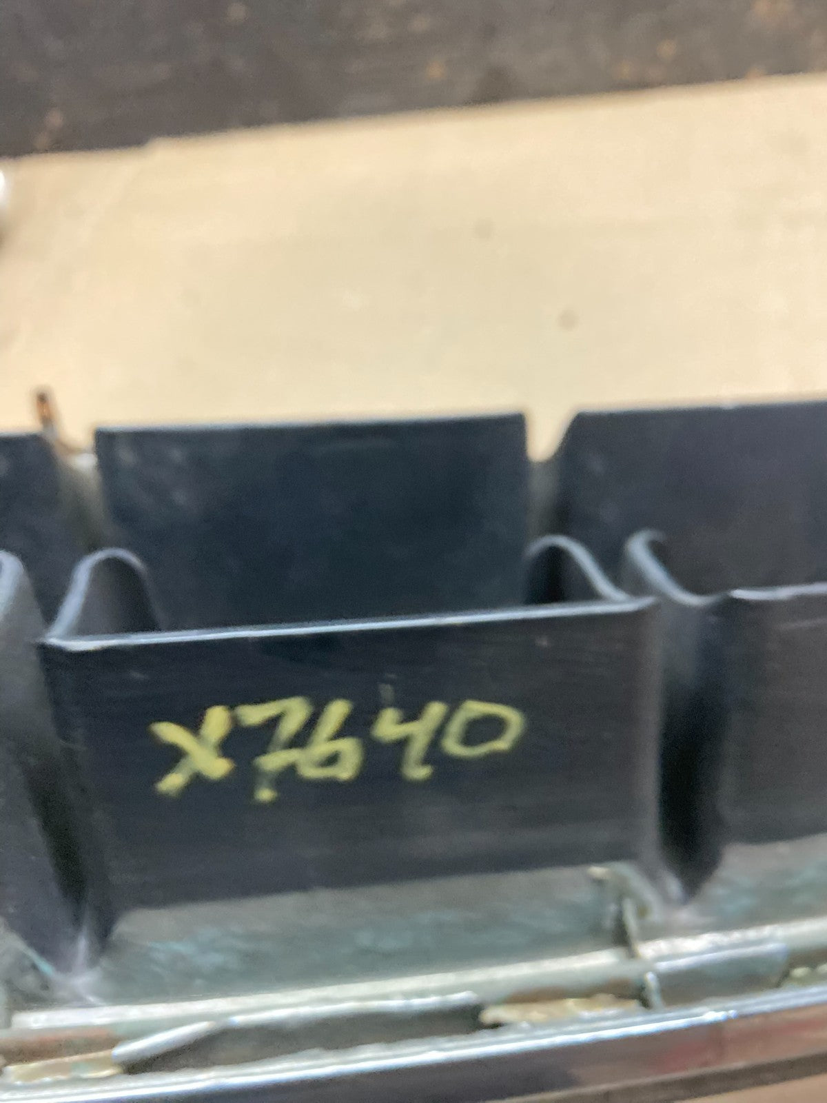 2000 to 2002 Subaru Legacy Outback Grill Grille OEM X7640 DG11