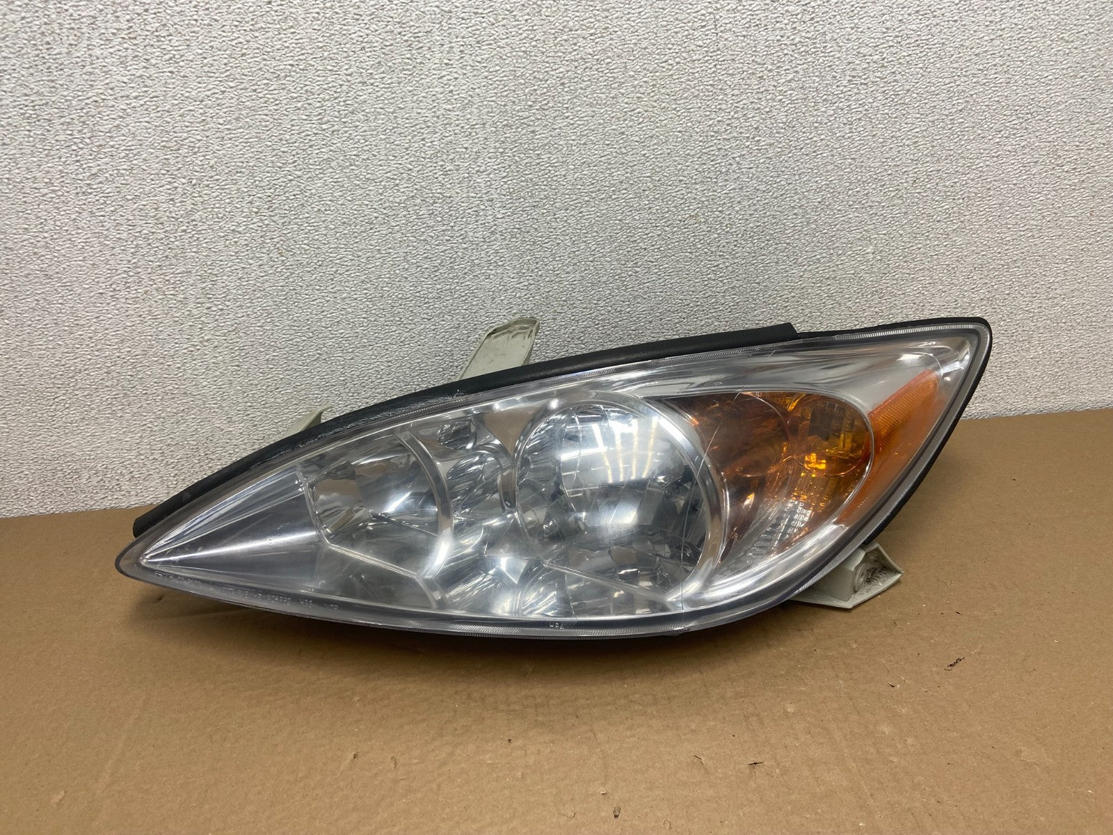 2002 2003 2004 Toyota Camry Left Driver Lh Side Halogen Headlight AB6120 DW0