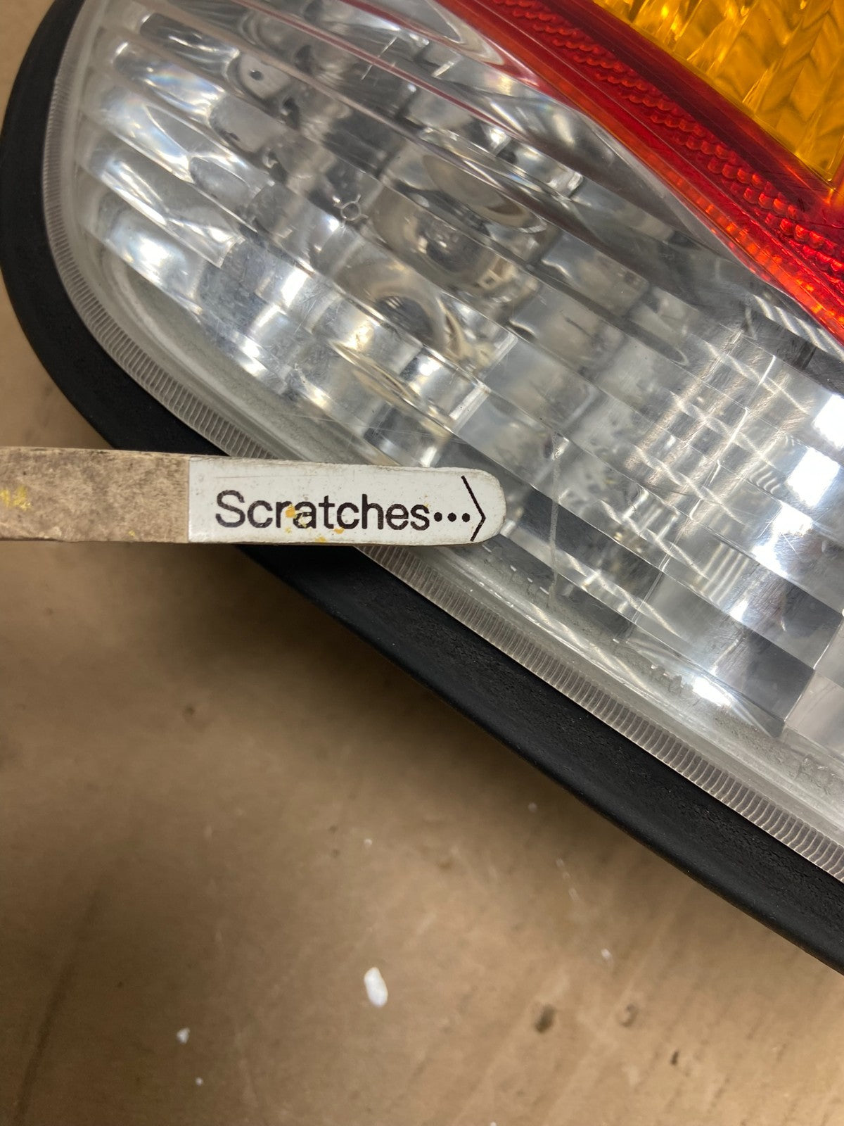 2001 - 2004 Hyundai Santa Fe Right Passenger Rh Side Tail Light AB6388 DW3