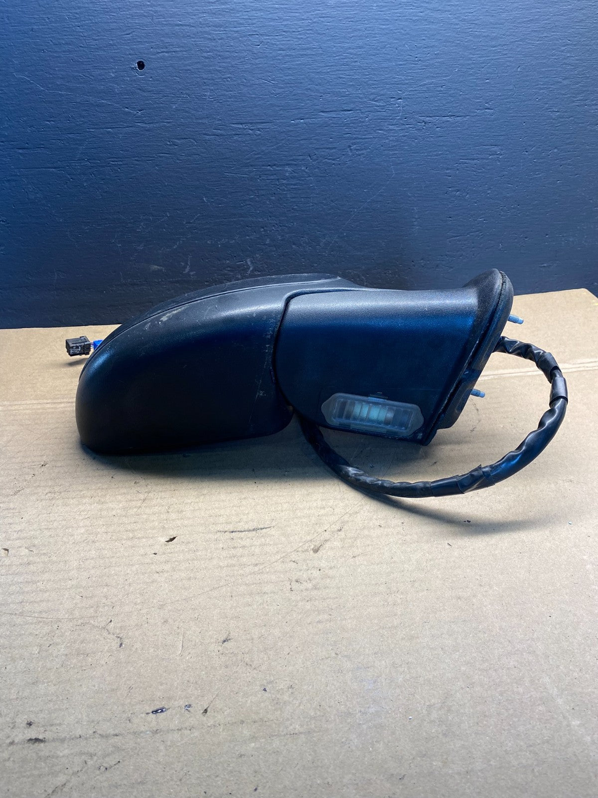 2003-2006 Chevrolet Tahoe Suburban Right Passenger Turn Door Mirror AB7288 MS3