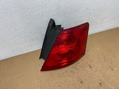 2014 to 2018 Ford Taurus Interceptor Right Passenger RH Tail Light AD1051 LK2