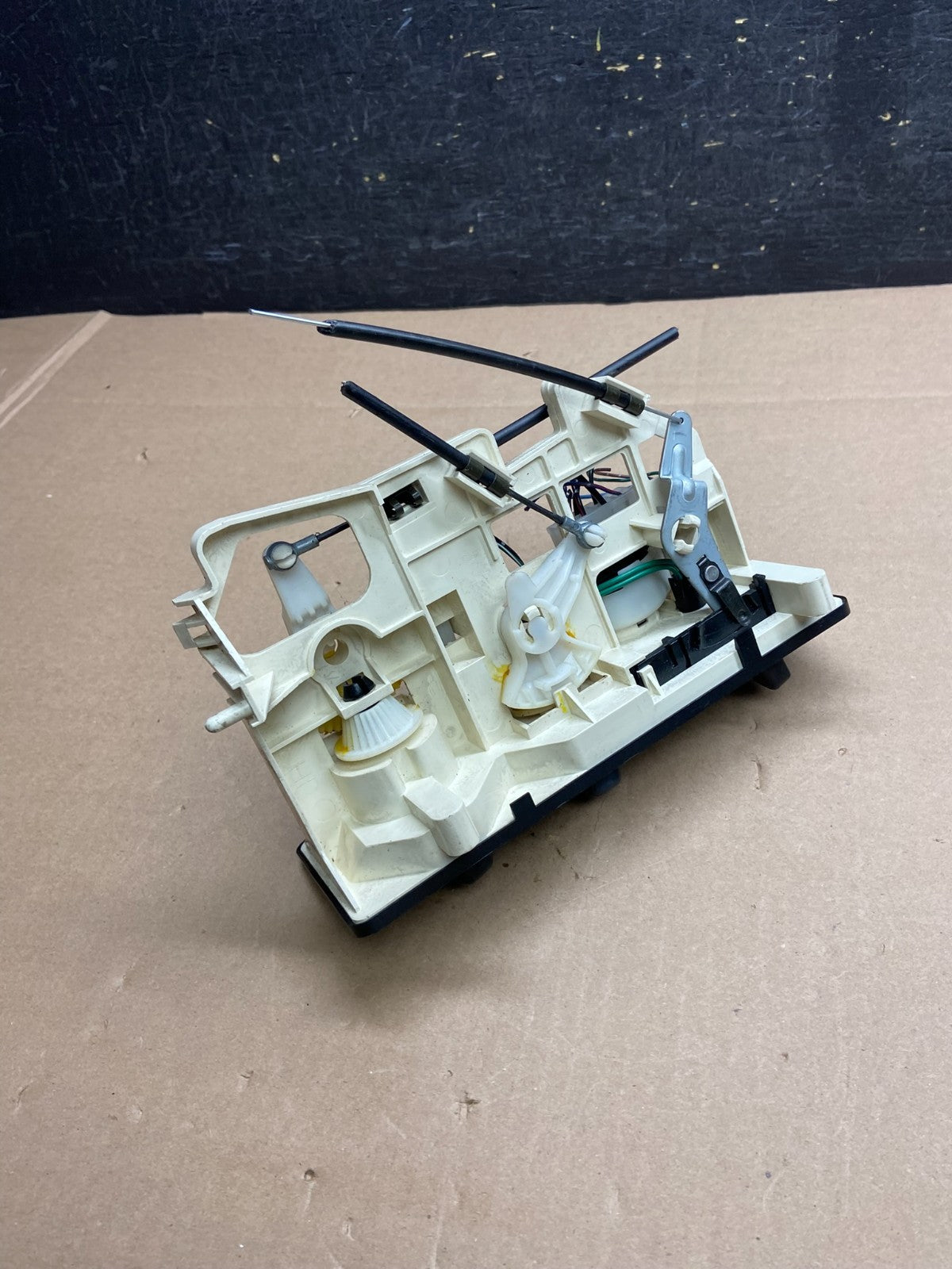 1992 to 1997 Mitsubishi Montero Climate Control Hvac A/C Heater AI6227 DG4