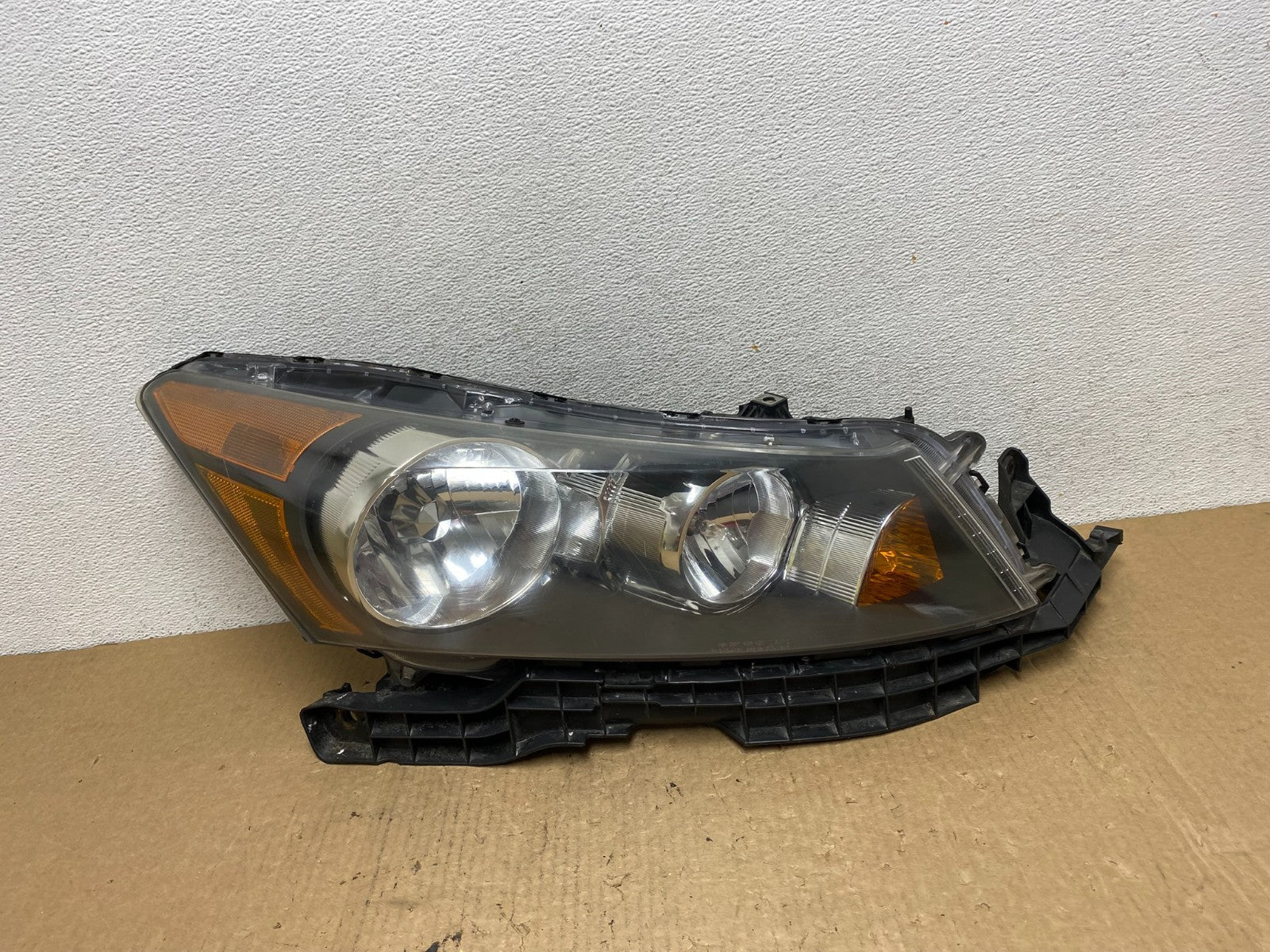 2008 to 2012 Honda Accord Sedan Right Passenger RH Headlight AF9871 DW0