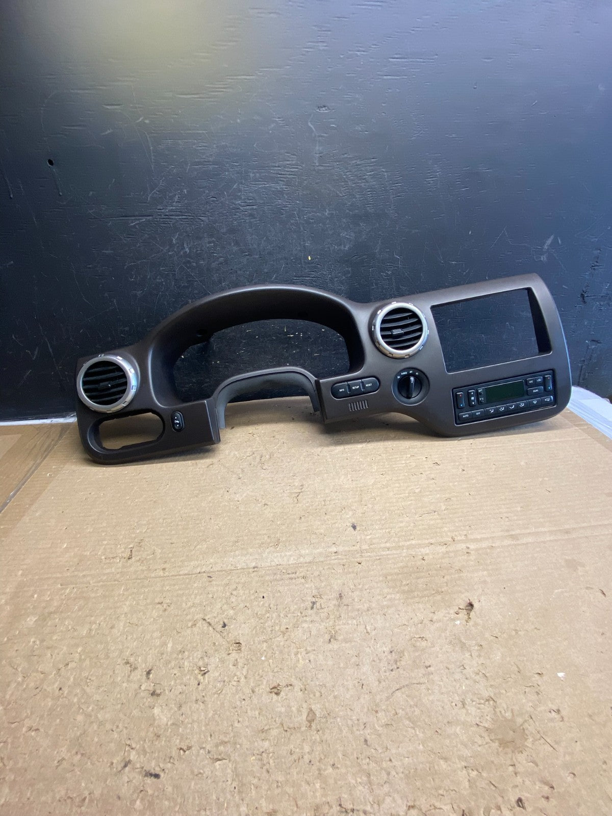 2003-2006 Ford Expedition Dash Speedometer Cluster Radio Climate Bezel AH5445 PS0