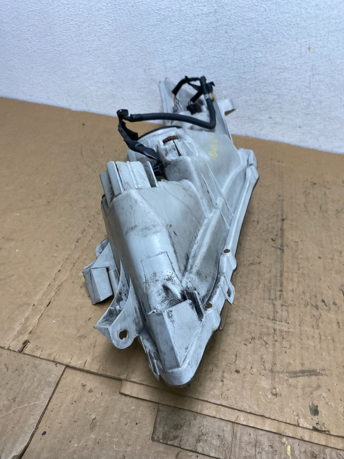 2007 - 2009 Toyota Camry Hybrid Blue Halogen Right Passenger Headlight AD0532 DW8