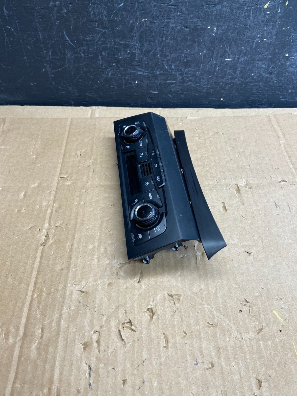 2009 - 2012 Audi A4 A5 Front Heater AC Climate Control Panel ad2177 DG1