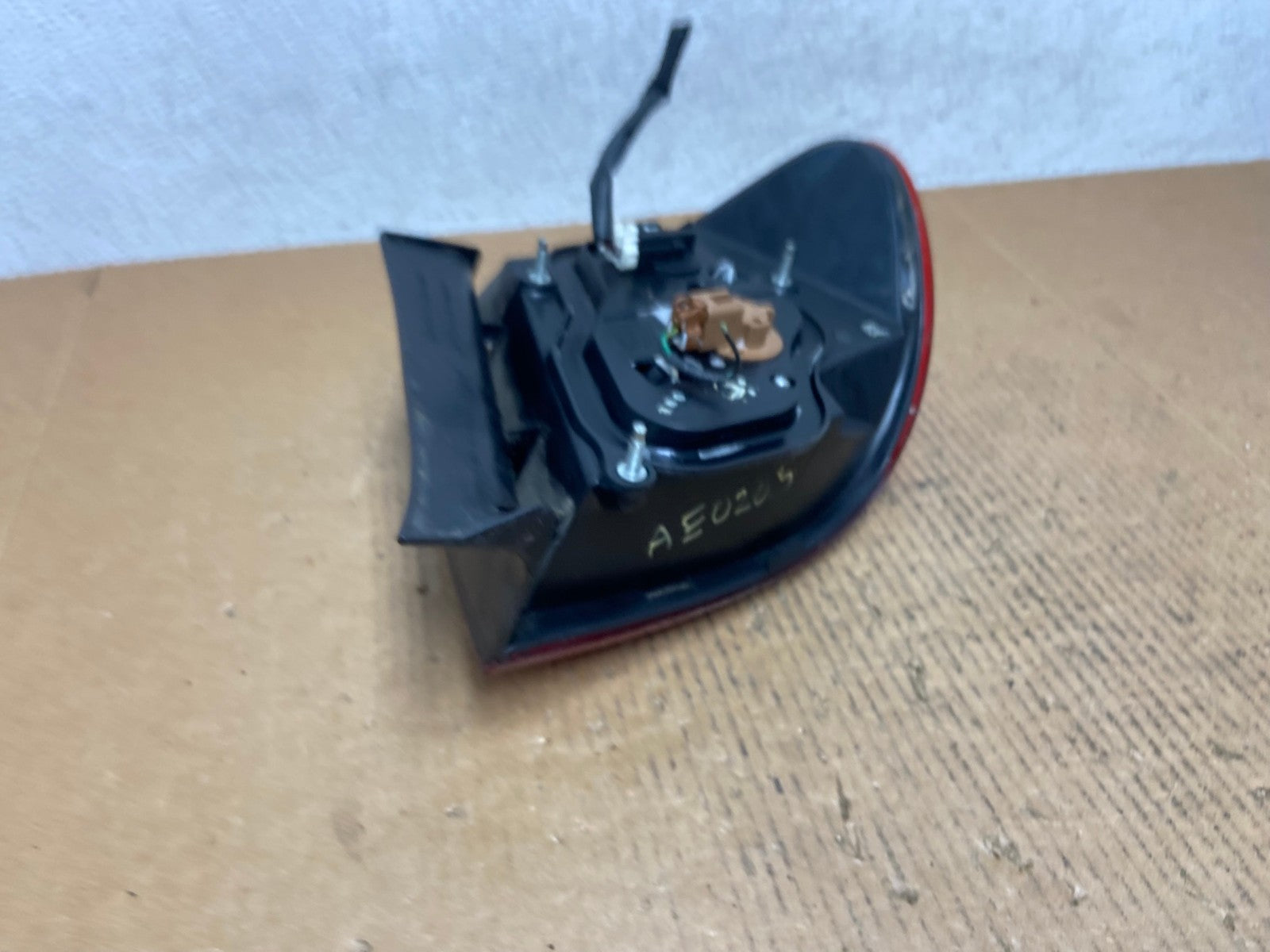 2002 2003 2004 Infiniti I35 Left Driver LH Side Tail Light AE0205 LK4