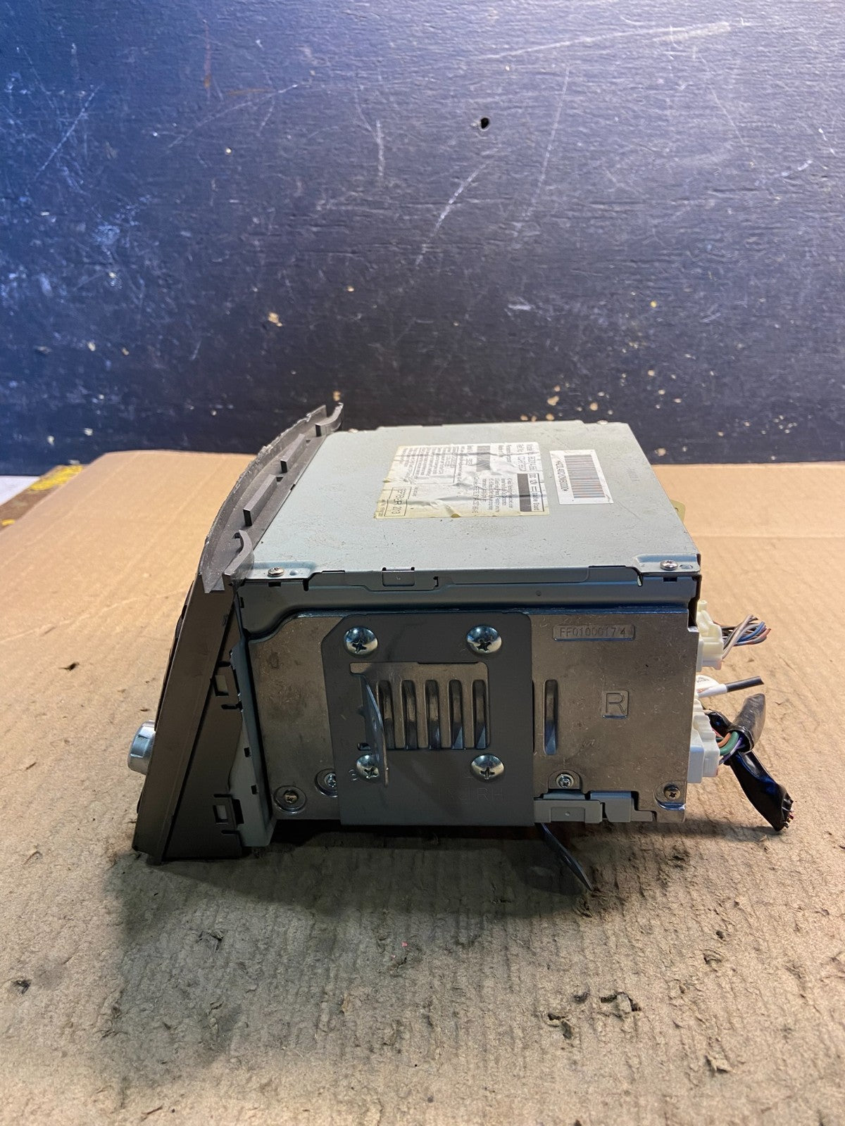 2013 to 2014 Subaru Outback Legacy Am Fm Cd Player AM/FM Radio Z2080 DG1