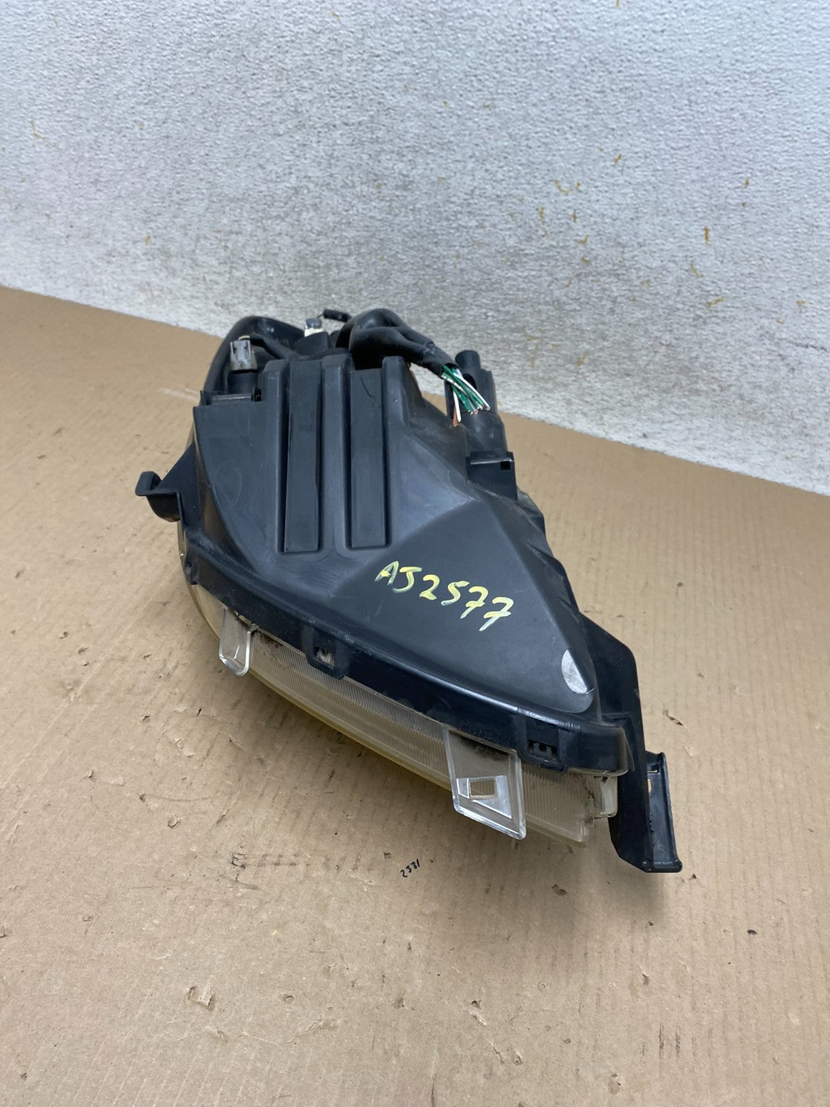 2006-2008 Toyota Yaris Hatchback Left Driver Halogen Headlight AJ2577 DW6
