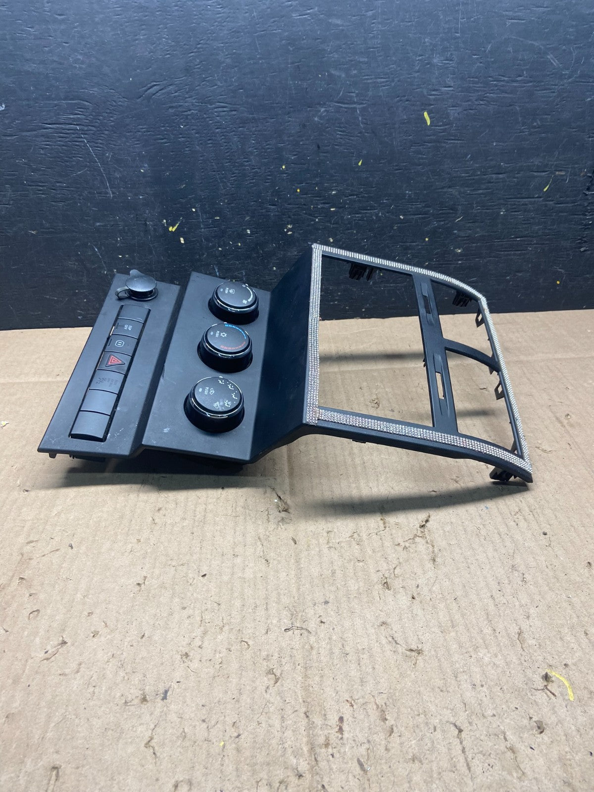 2007 to 2012 Dodge Nitro Dash Climate Temperature Control Radio Bezel Q0816 DG4