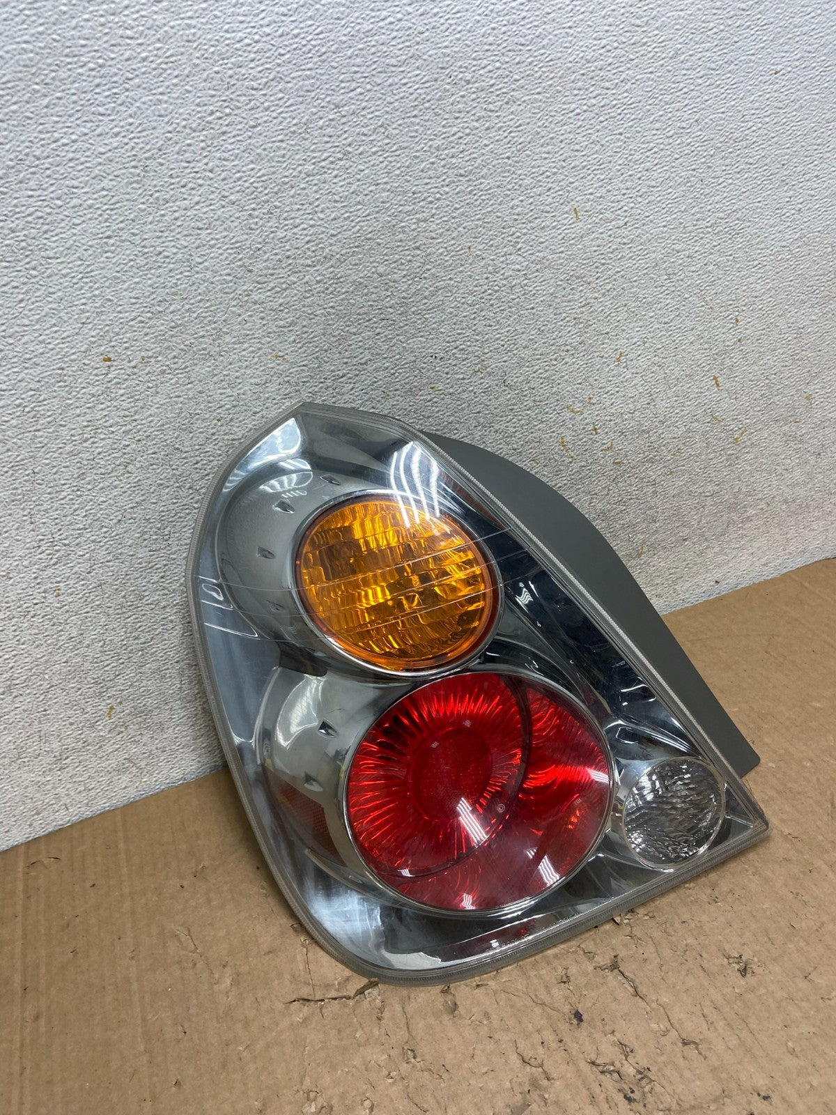 2002 2003 2004 Nissan Altima Tail Light Left Driver Lh Side AI9173 LK2