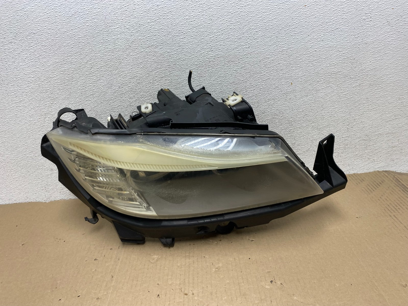 2009-2011 BMW 3 Series 328i 4/D Sedan Headlight Halogen Right Passenger AG68540