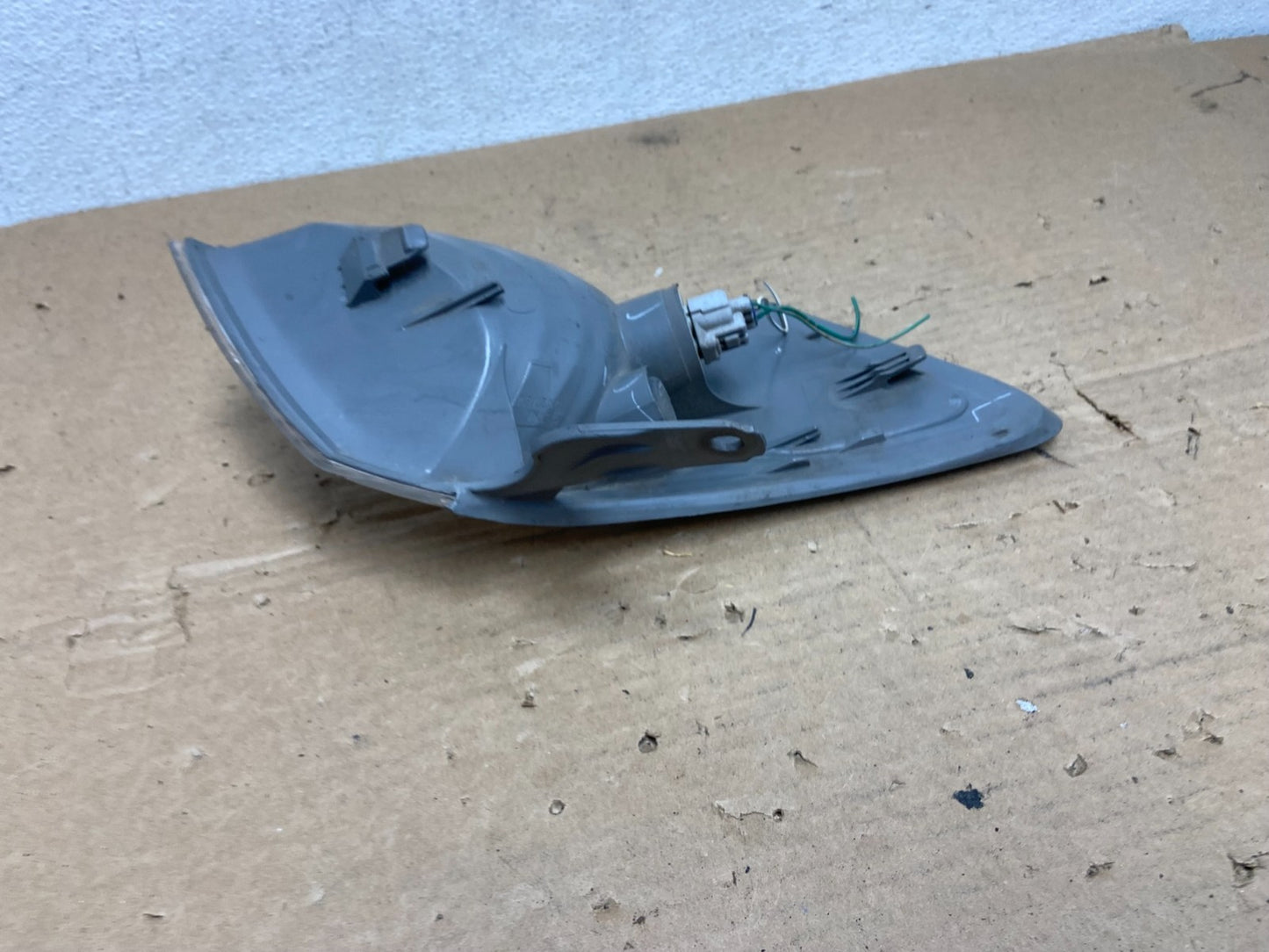 2000 - 2001 Toyota Camry Front Left Driver Lh Turn Signal AD4017 DW4