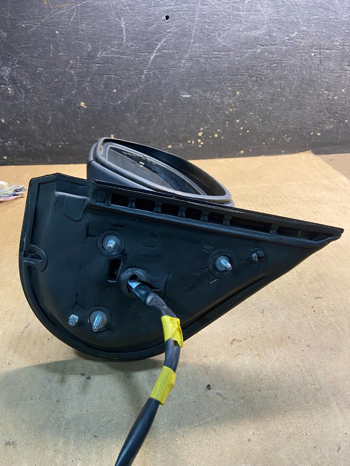 2007 to 2014 GMC Sierra Left Driver Side View Door Mirror OEM Z2371 MS3
