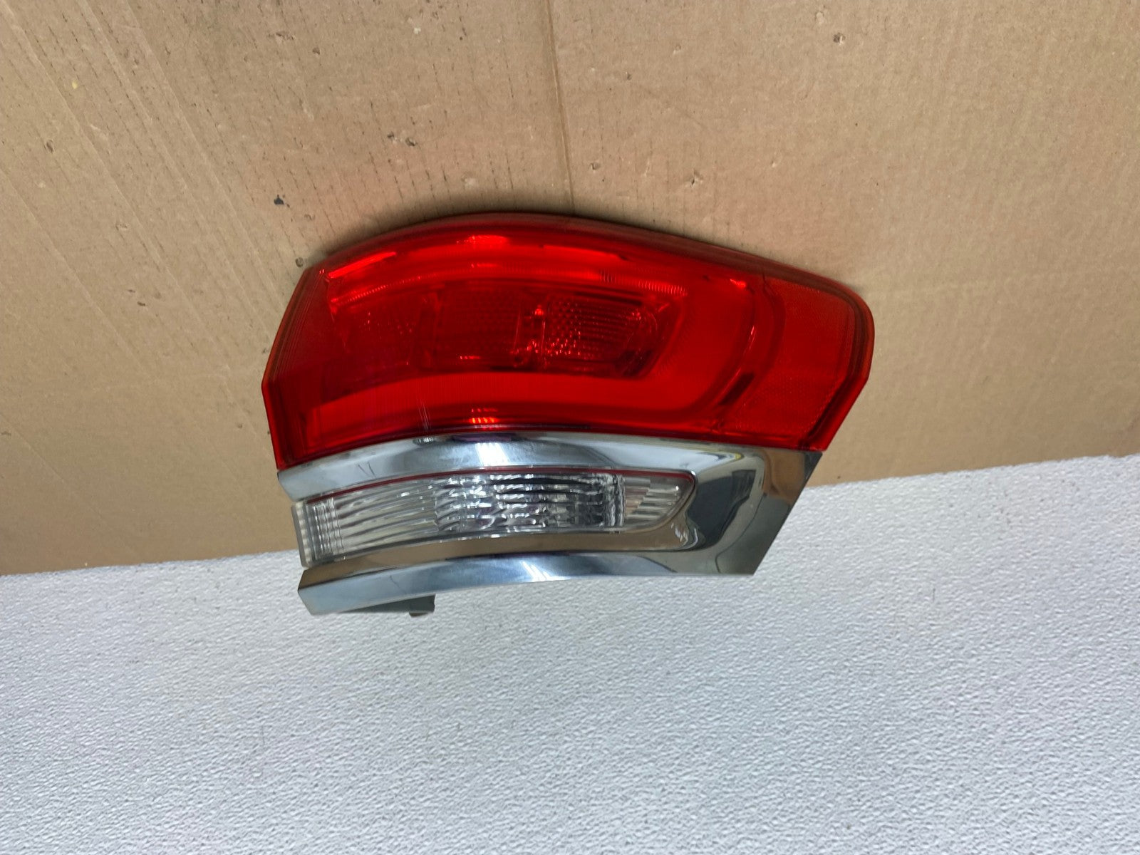2014 - 2018 Jeep Grand Cherokee Right Passenger Rh Side Tail Light AB8084 LK0