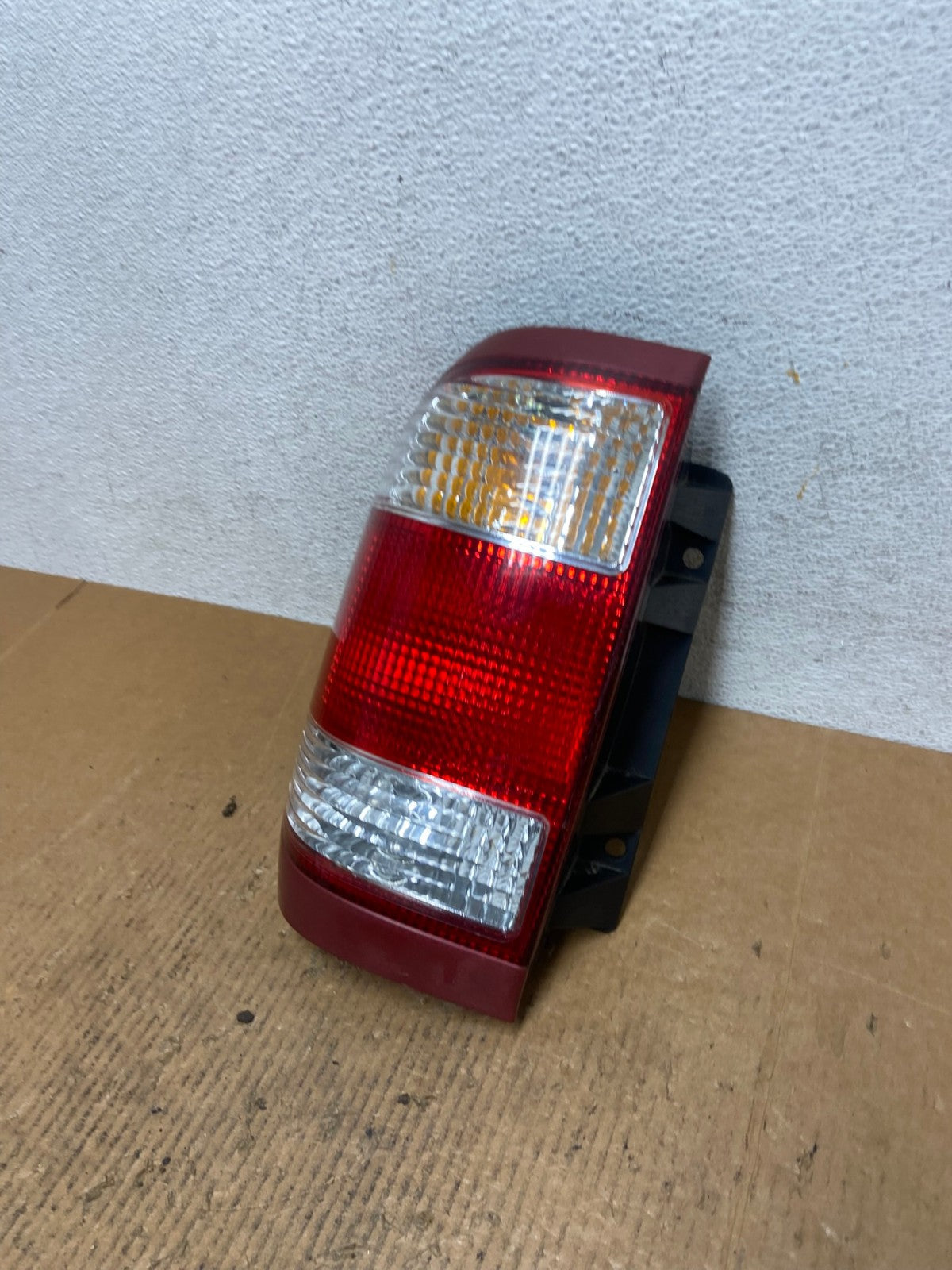 1999 to 2004 Nissan Pathfinder Left Driver Lh Side Tail light AE1203 LK1