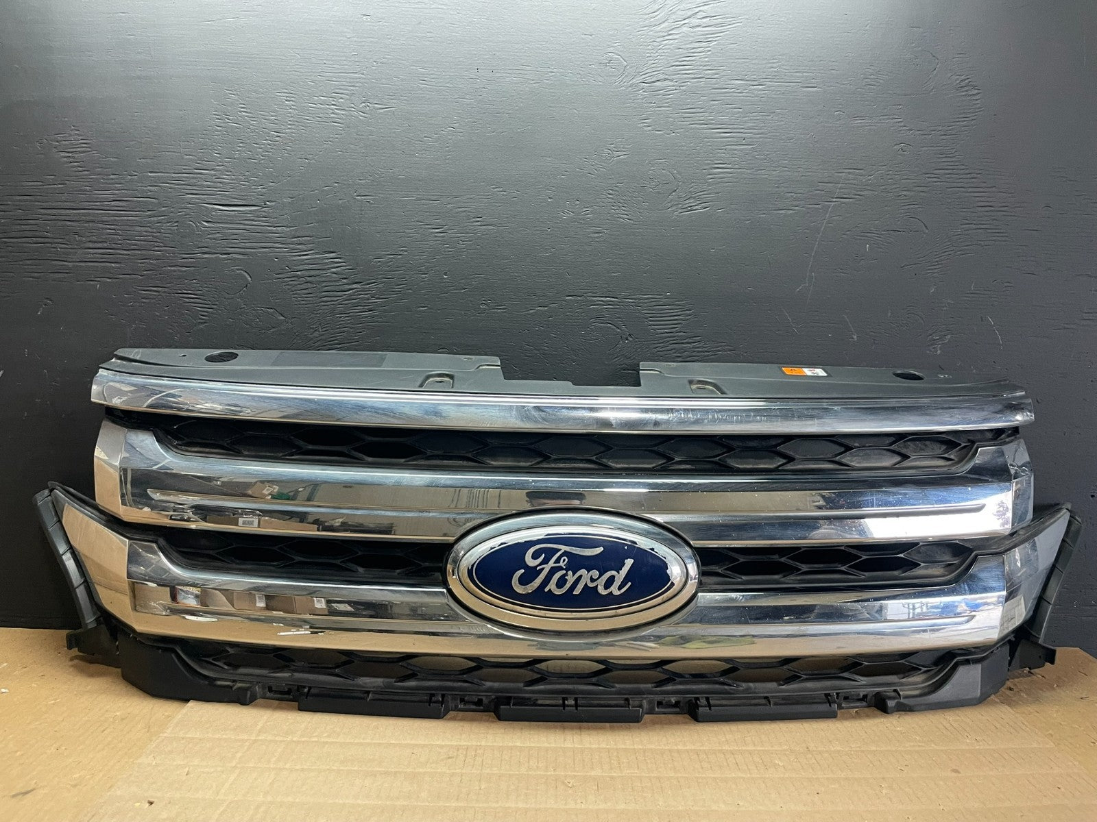 2011 2012 2013 Ford Edge Front Upper Chrome Grille Grill  ab7629 DG0