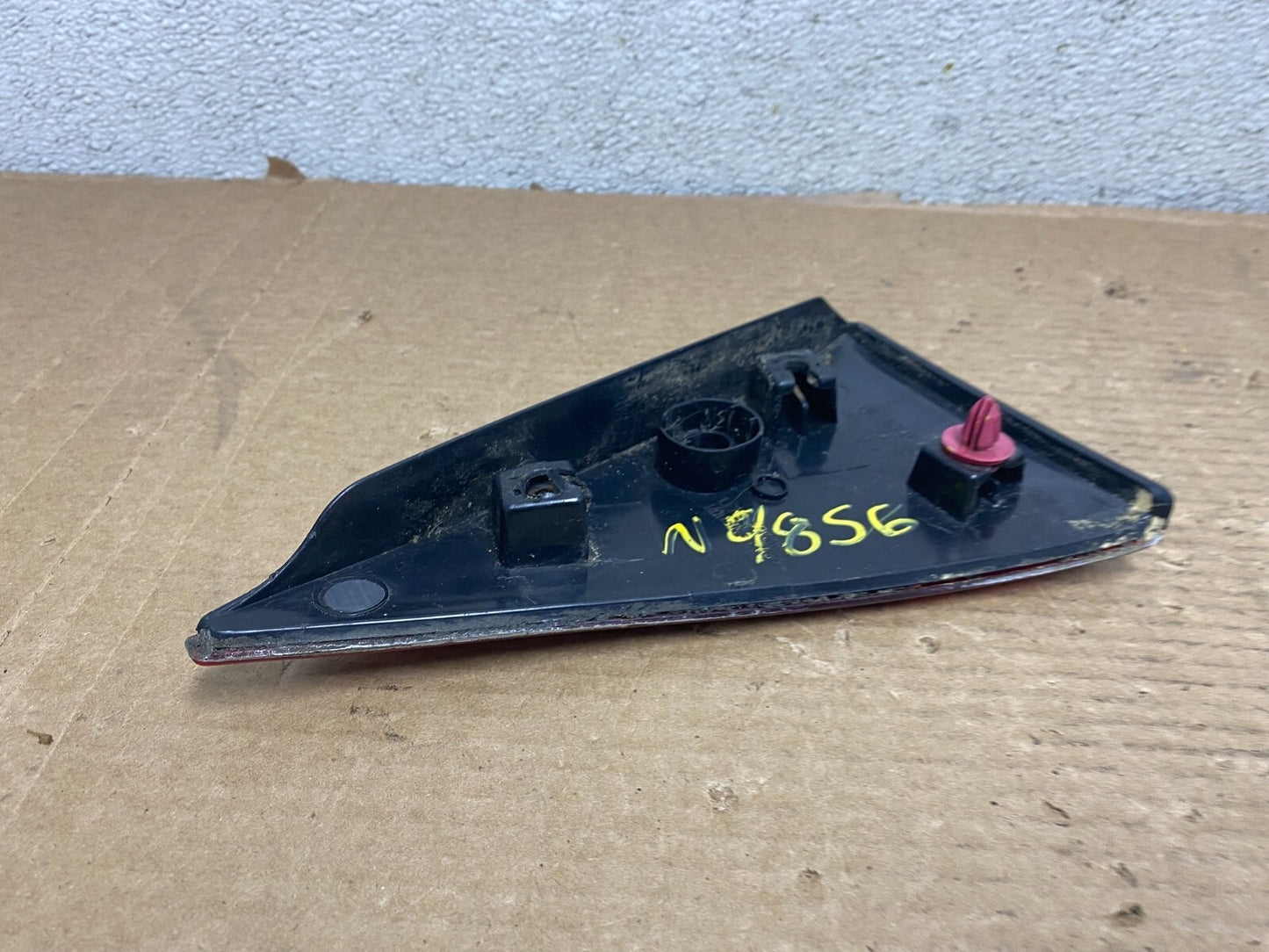 2006-2008 Mitsubishi Endeavor Right Passenger Side Inner Tail Light N9856 DW3
